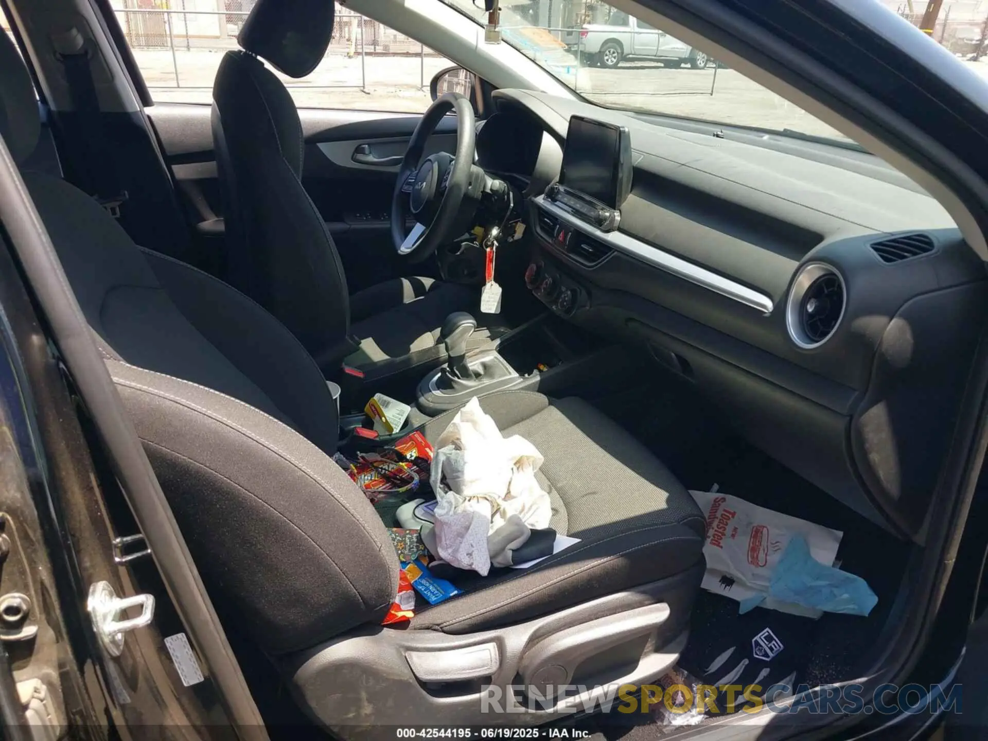 5 Фотография поврежденного автомобиля 3KPF24AD3RE836645 KIA FORTE 2024