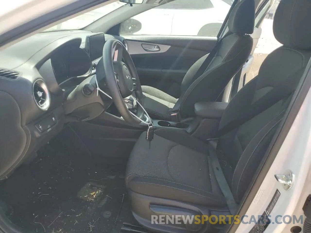 7 Photograph of a damaged car 3KPF24AD4RE710424 KIA FORTE 2024