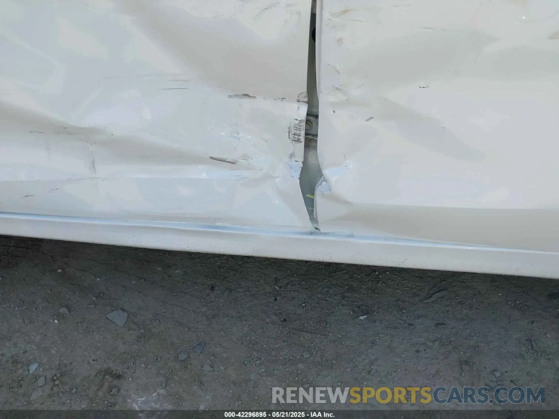 17 Photograph of a damaged car 3KPF24AD4RE728857 KIA FORTE 2024