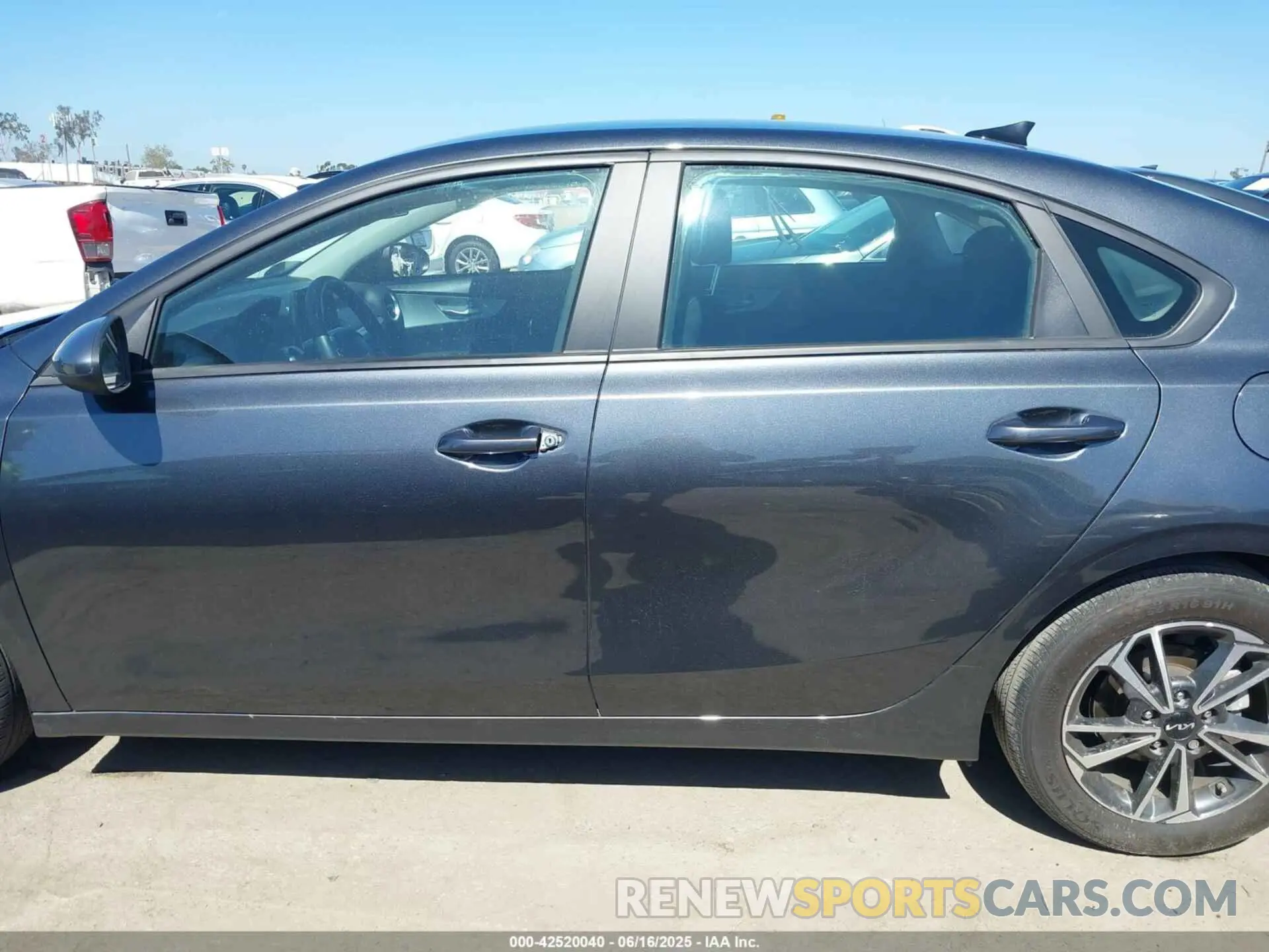 14 Фотография поврежденного автомобиля 3KPF24AD4RE730477 KIA FORTE 2024
