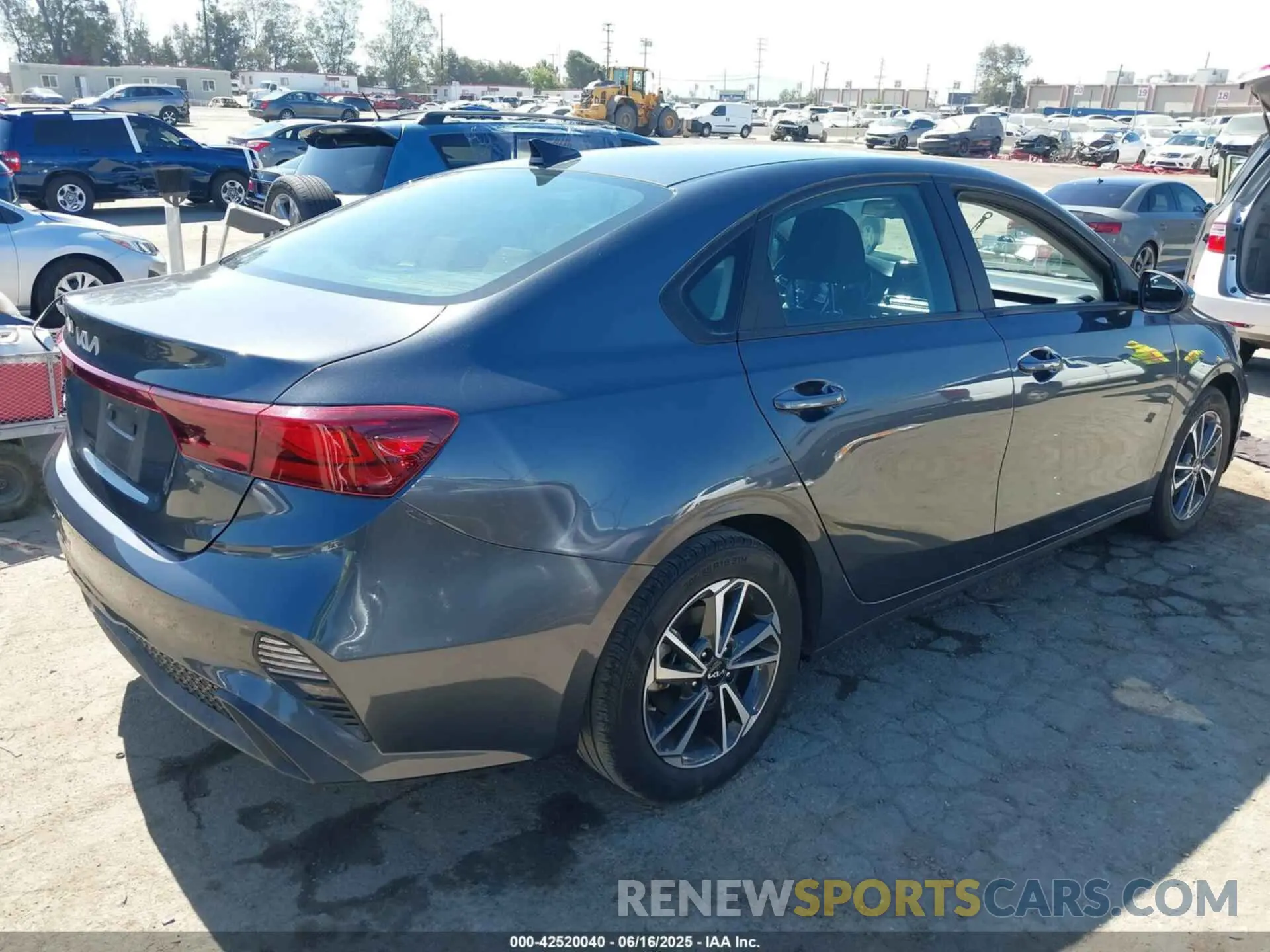 4 Фотография поврежденного автомобиля 3KPF24AD4RE730477 KIA FORTE 2024