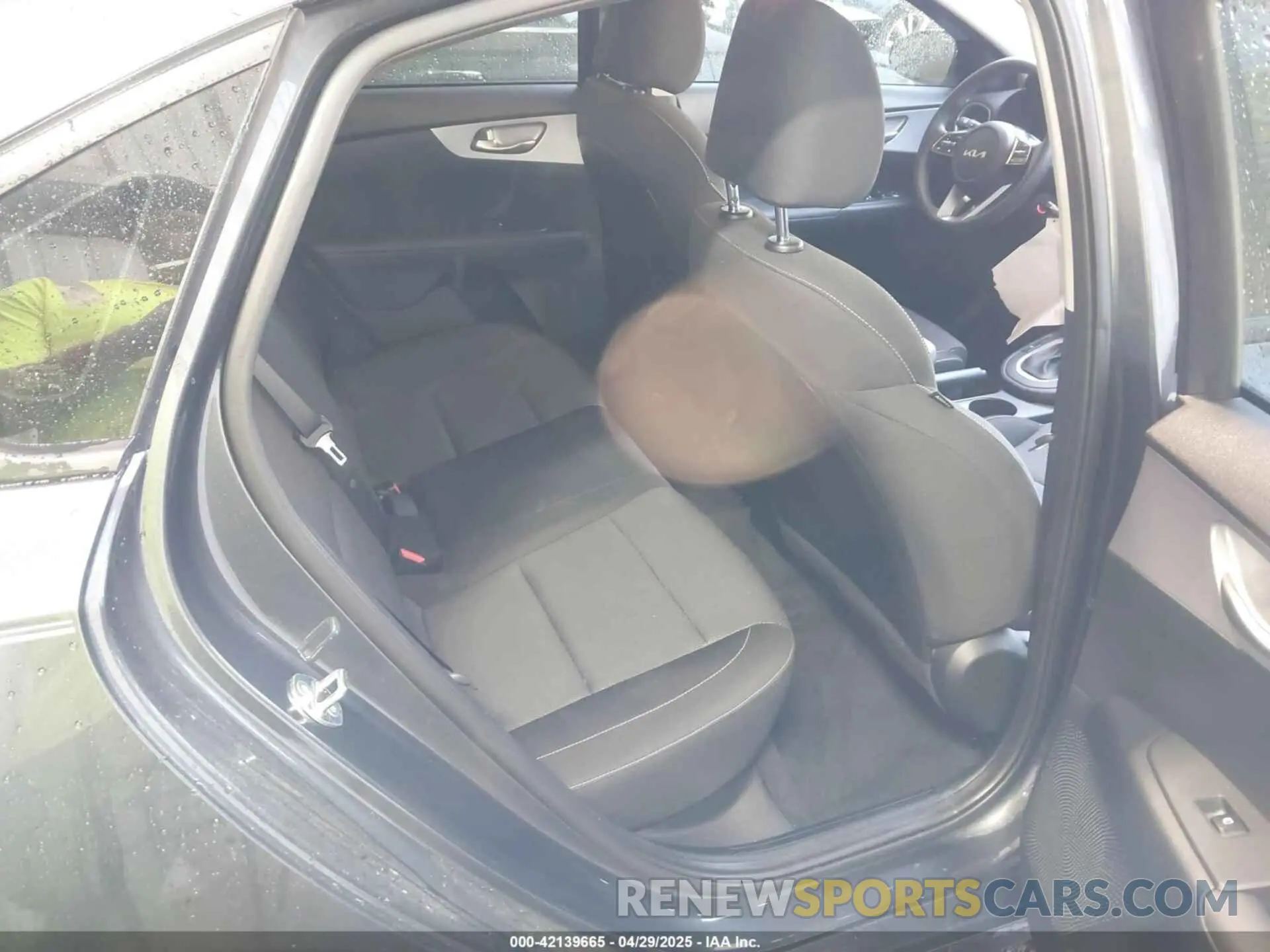 8 Фотография поврежденного автомобиля 3KPF24AD4RE743407 KIA FORTE 2024