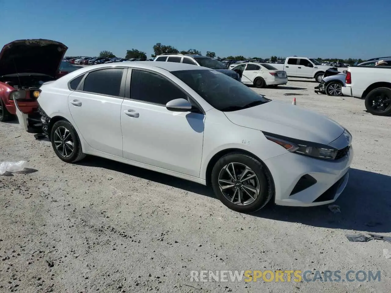 4 Фотография поврежденного автомобиля 3KPF24AD4RE744427 KIA FORTE 2024