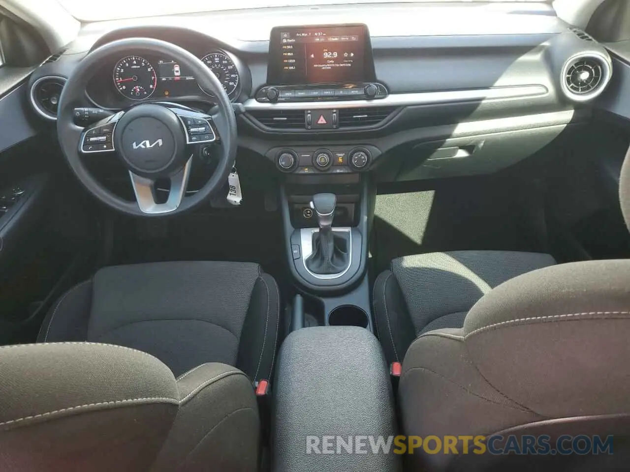 8 Фотография поврежденного автомобиля 3KPF24AD4RE744427 KIA FORTE 2024