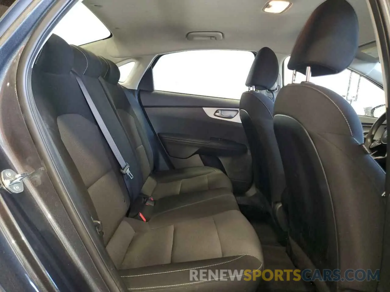 10 Фотография поврежденного автомобиля 3KPF24AD4RE768467 KIA FORTE 2024