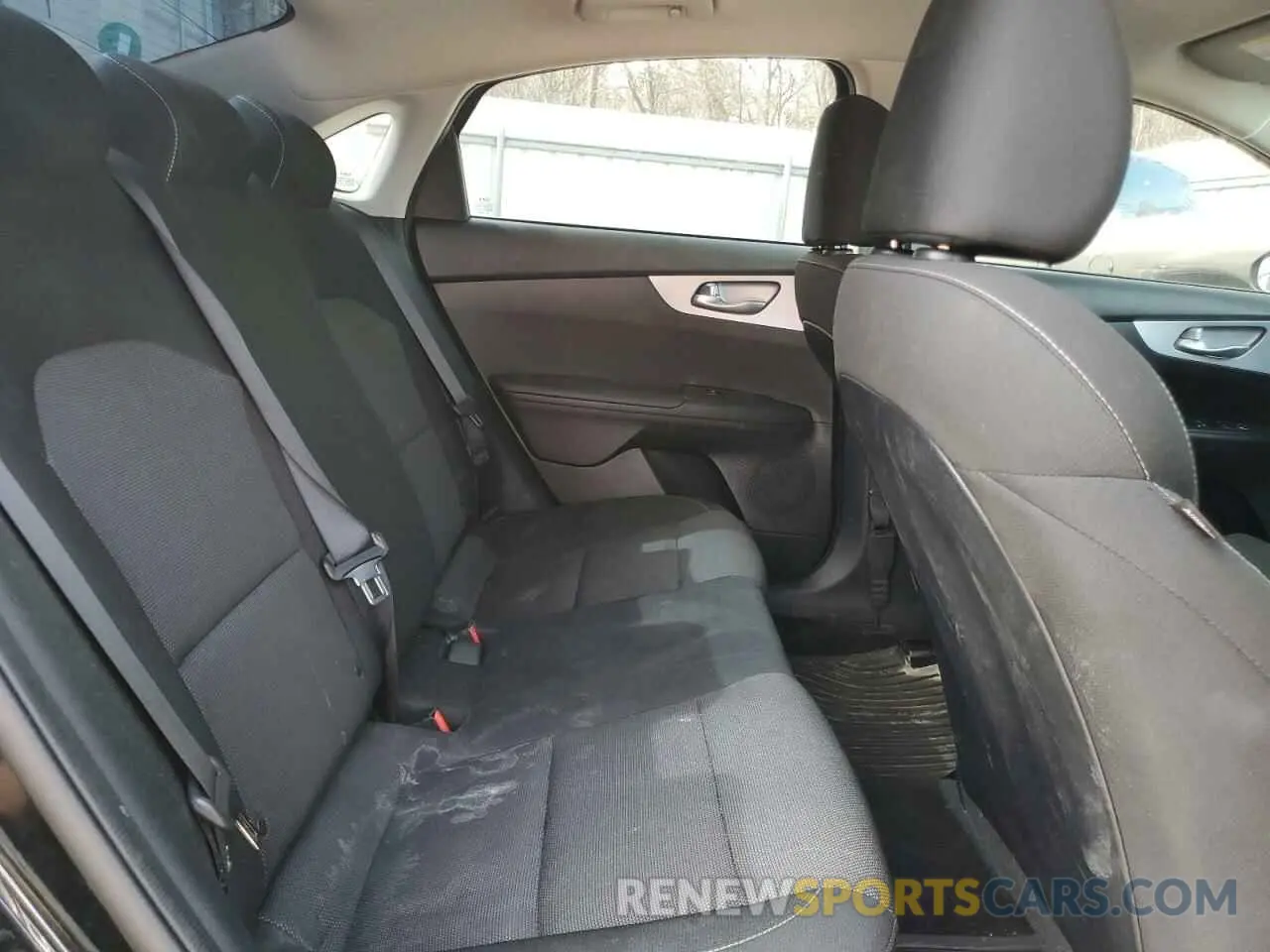 10 Фотография поврежденного автомобиля 3KPF24AD4RE777783 KIA FORTE 2024