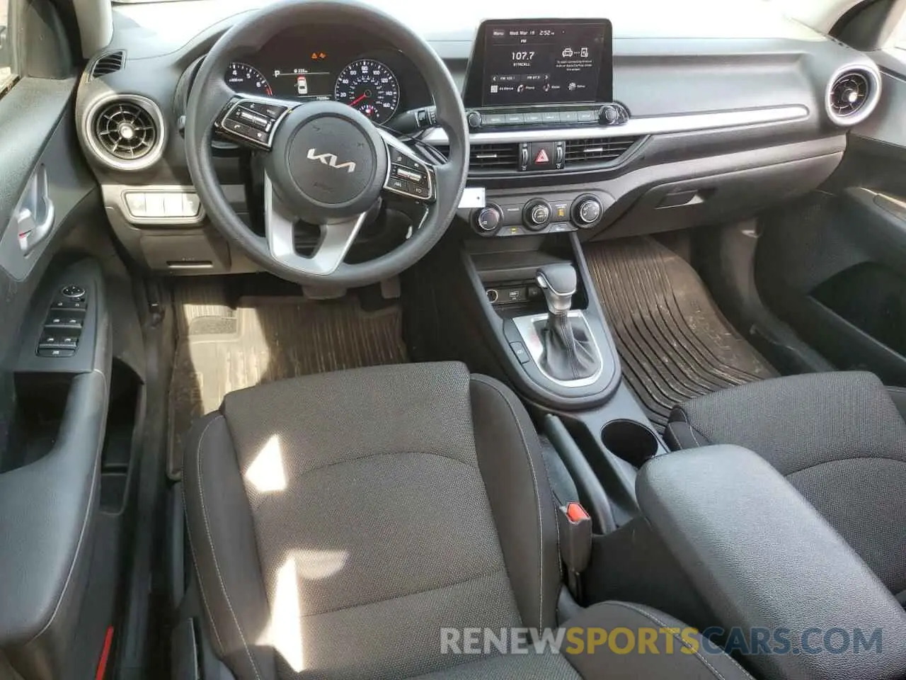 8 Фотография поврежденного автомобиля 3KPF24AD4RE777783 KIA FORTE 2024