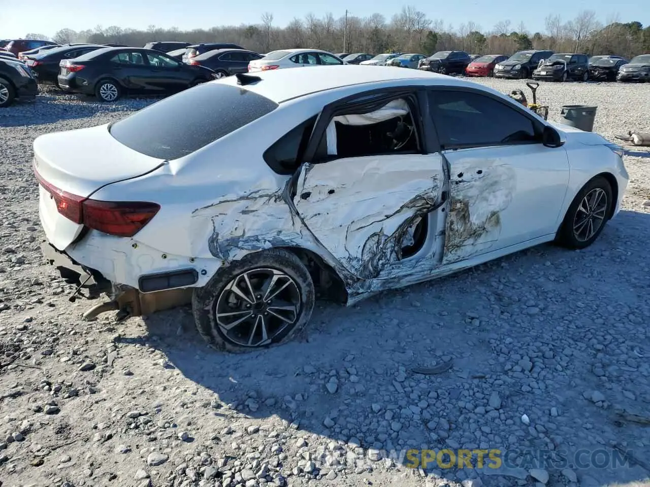 3 Фотография поврежденного автомобиля 3KPF24AD4RE788007 KIA FORTE 2024