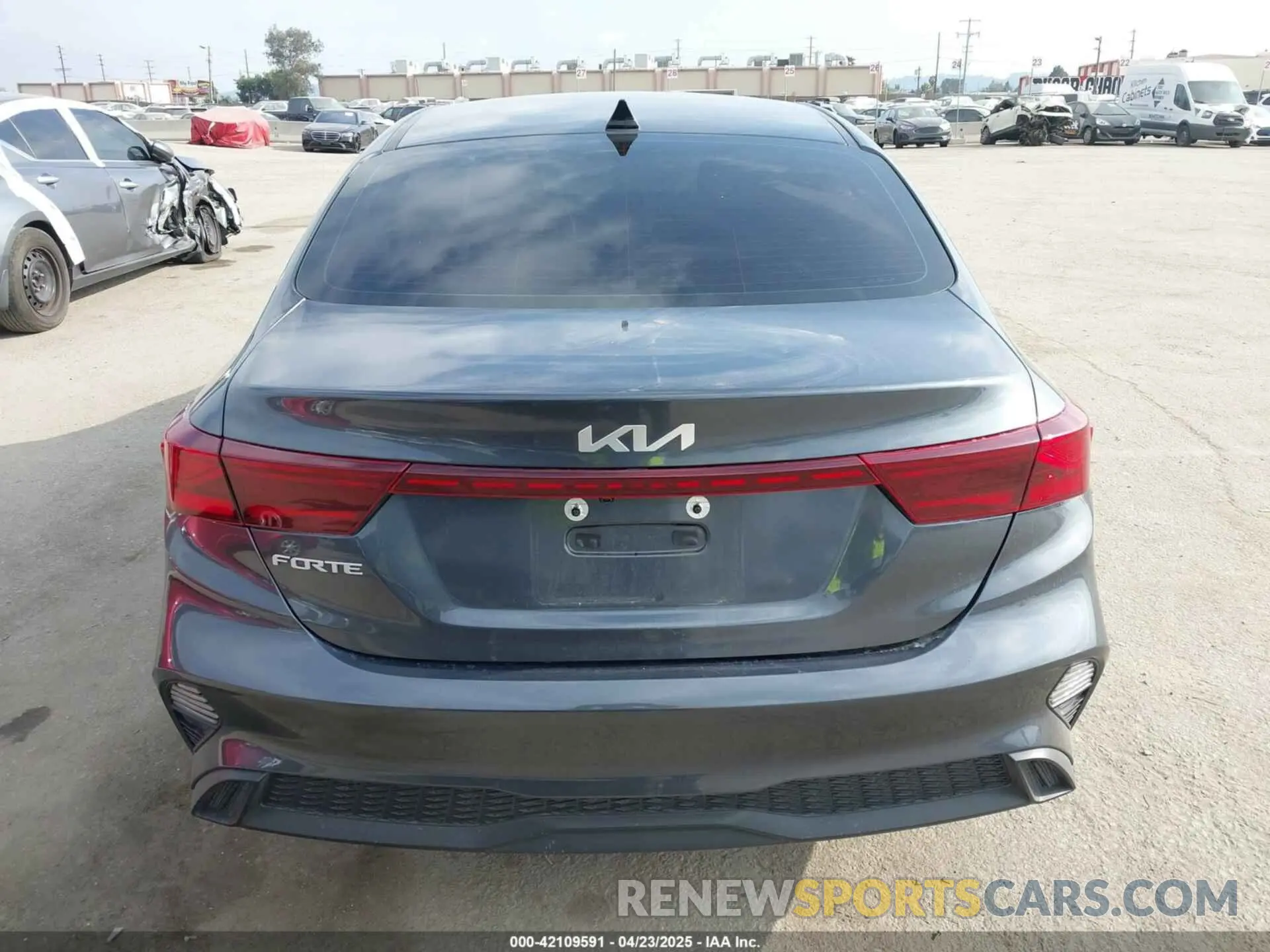 16 Photograph of a damaged car 3KPF24AD4RE801774 KIA FORTE 2024