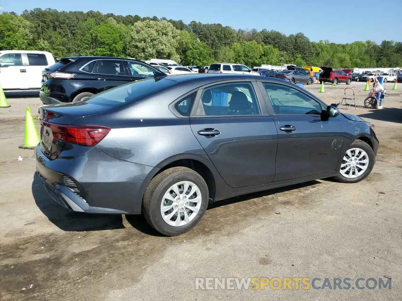3 Фотография поврежденного автомобиля 3KPF24AD4RE818395 KIA FORTE 2024