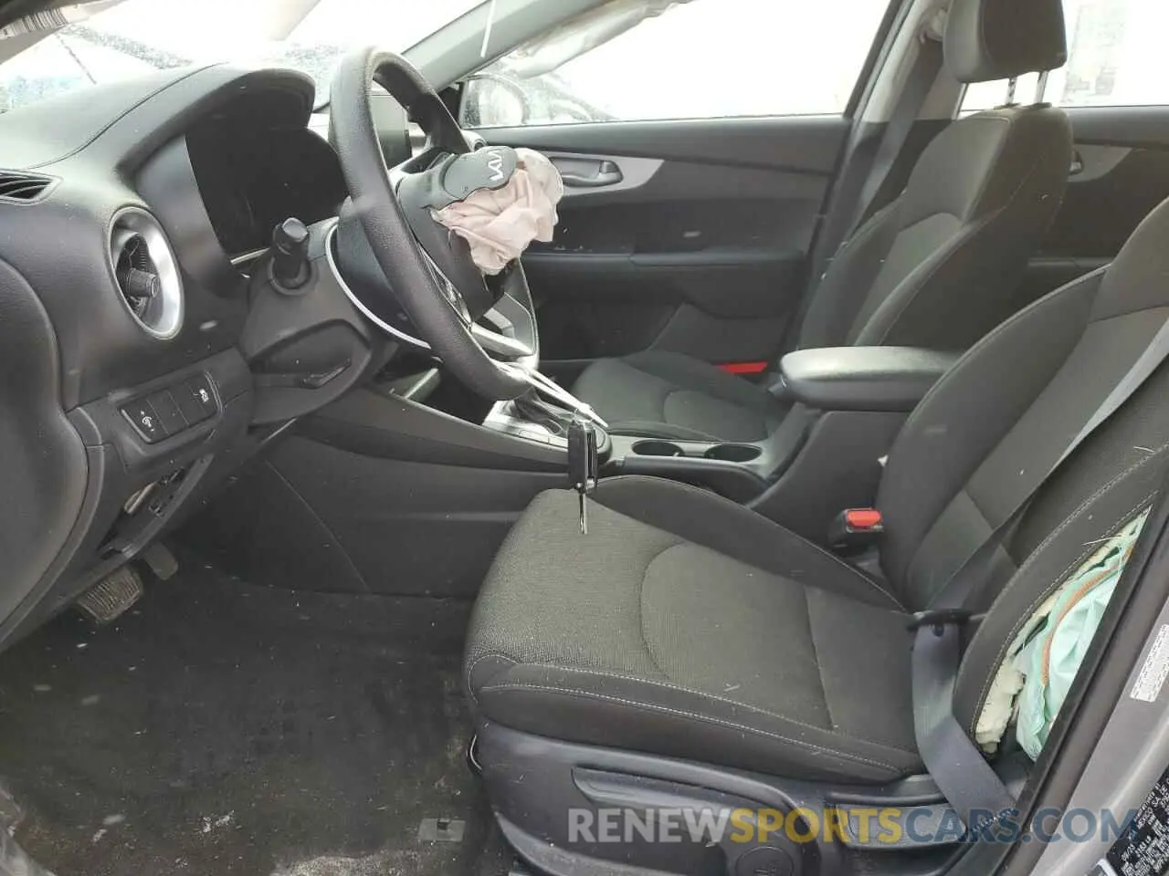 7 Фотография поврежденного автомобиля 3KPF24AD5RE702395 KIA FORTE 2024