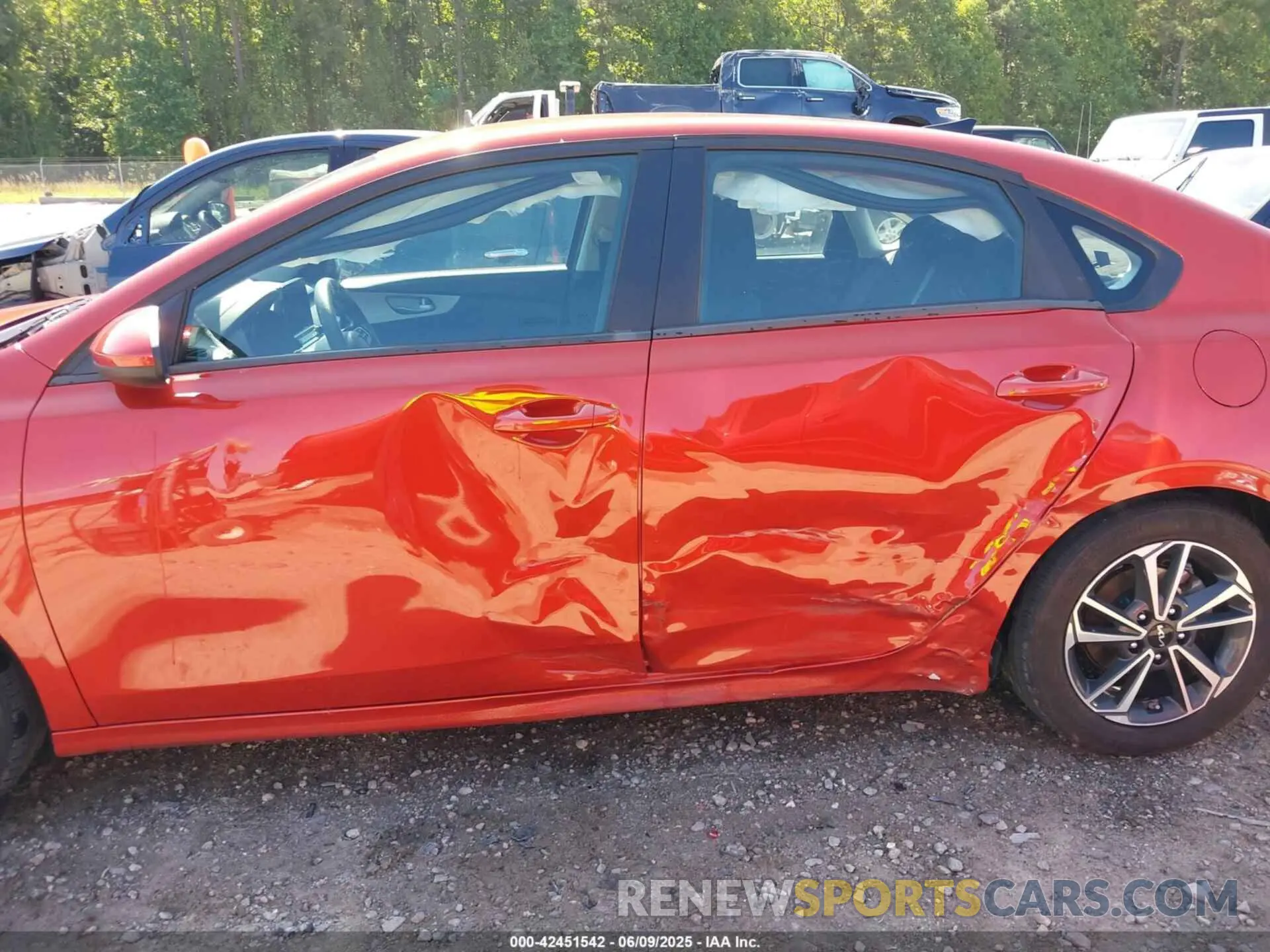 6 Фотография поврежденного автомобиля 3KPF24AD5RE726437 KIA FORTE 2024