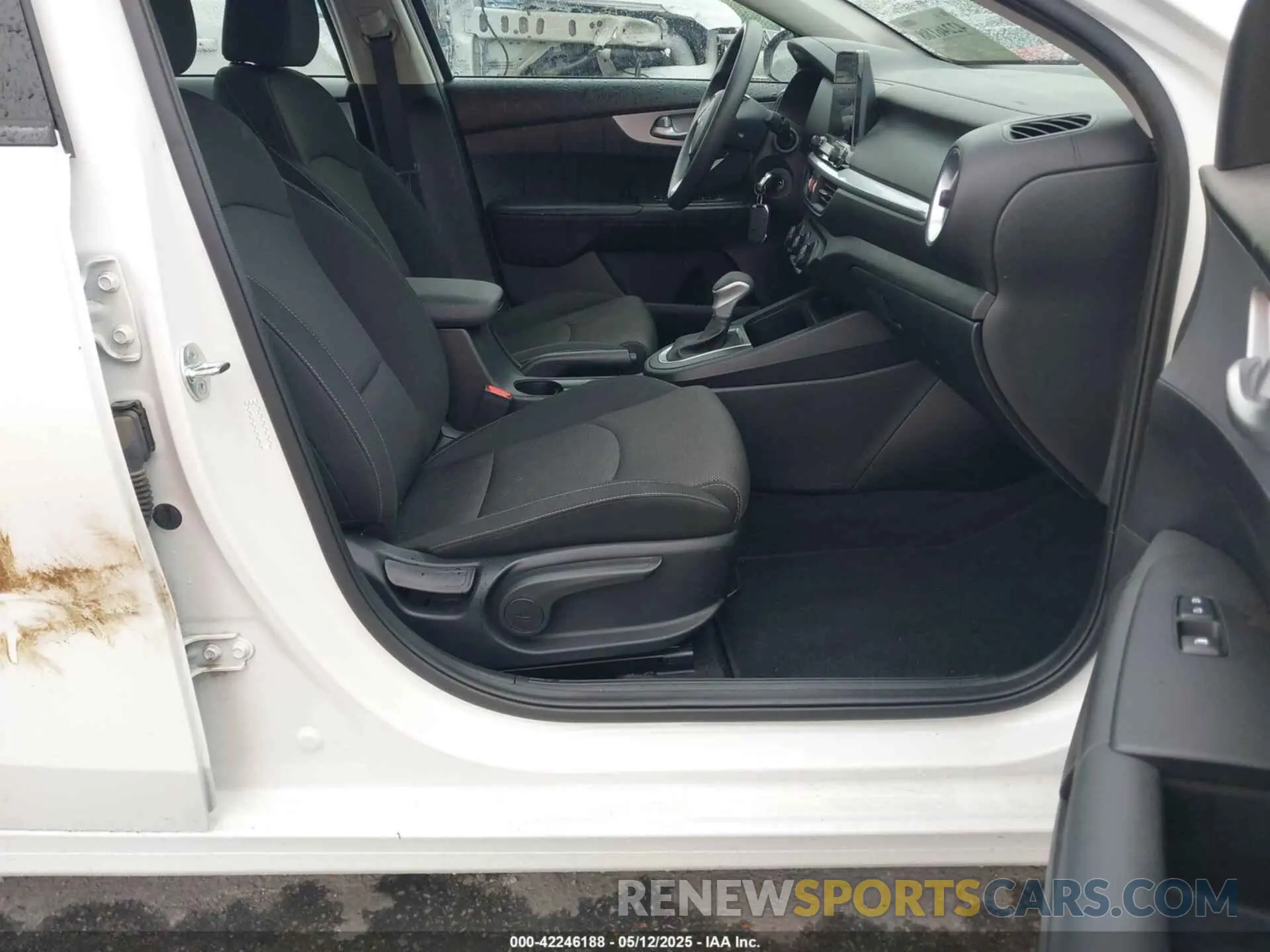 5 Фотография поврежденного автомобиля 3KPF24AD5RE738460 KIA FORTE 2024