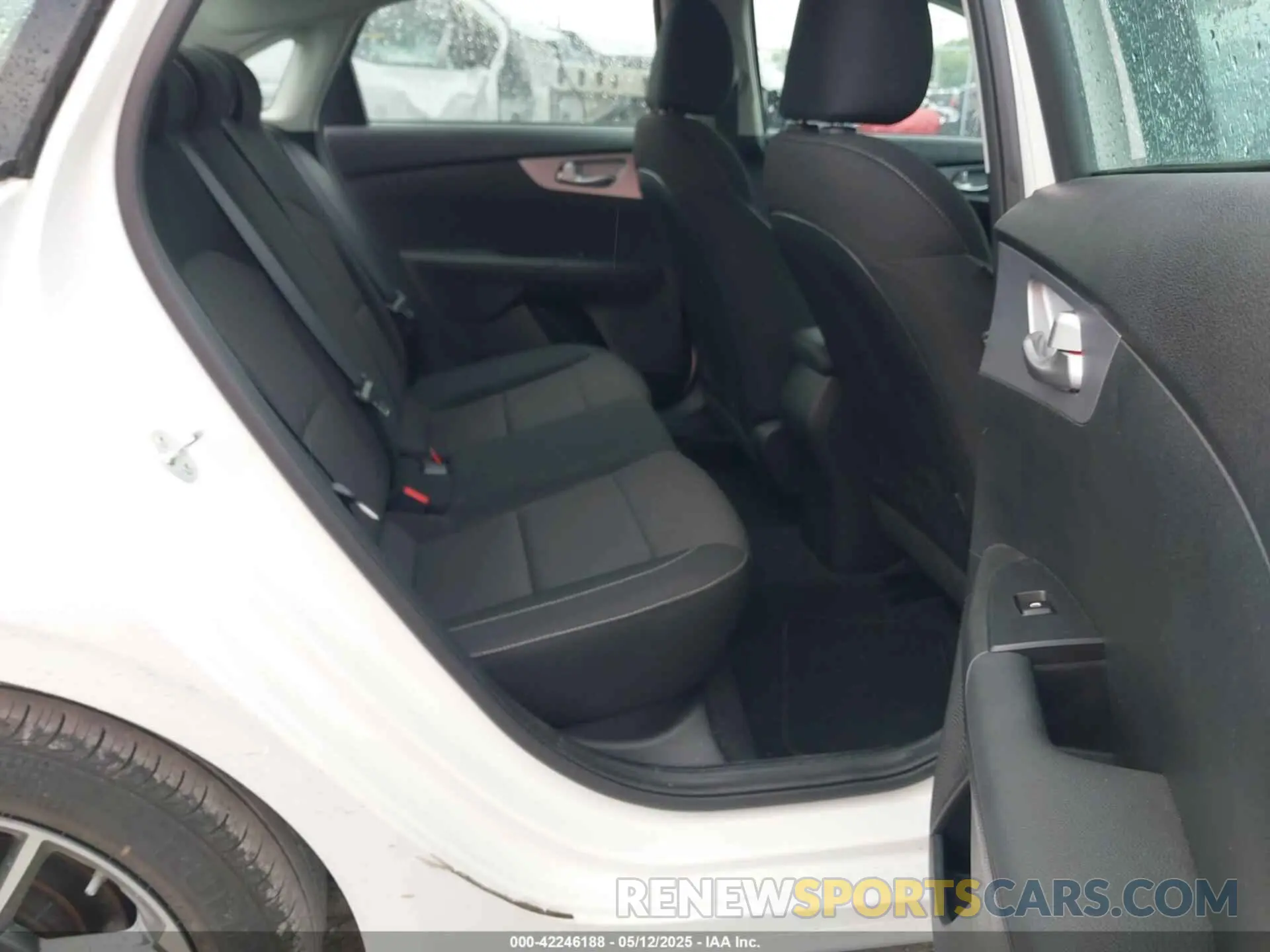 8 Фотография поврежденного автомобиля 3KPF24AD5RE738460 KIA FORTE 2024