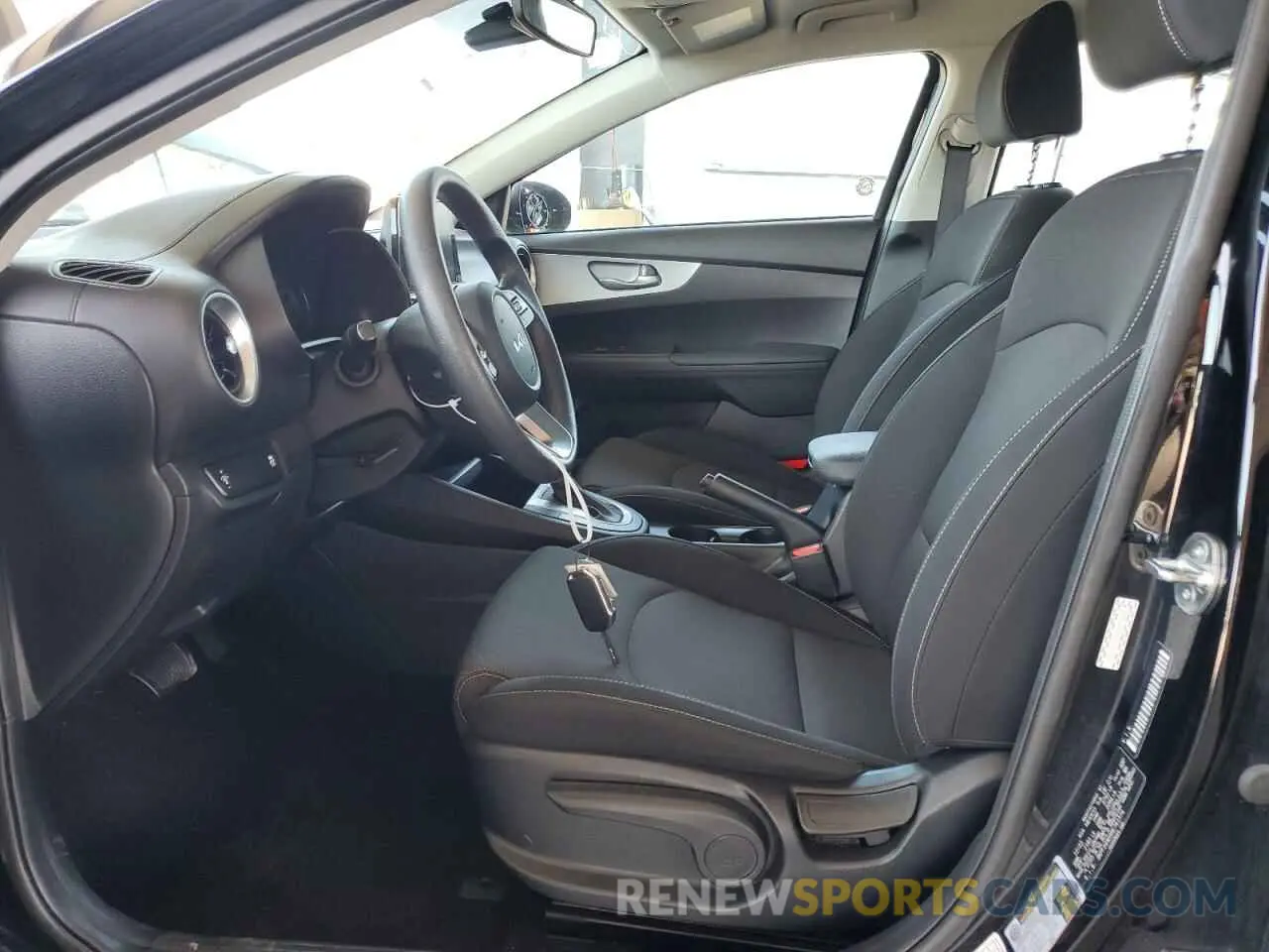 7 Фотография поврежденного автомобиля 3KPF24AD5RE741374 KIA FORTE 2024