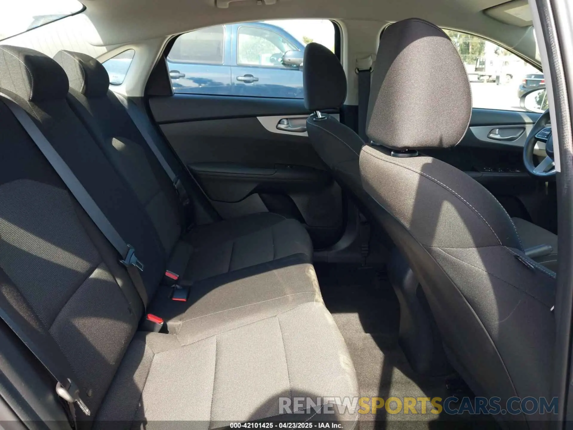 8 Фотография поврежденного автомобиля 3KPF24AD5RE759745 KIA FORTE 2024