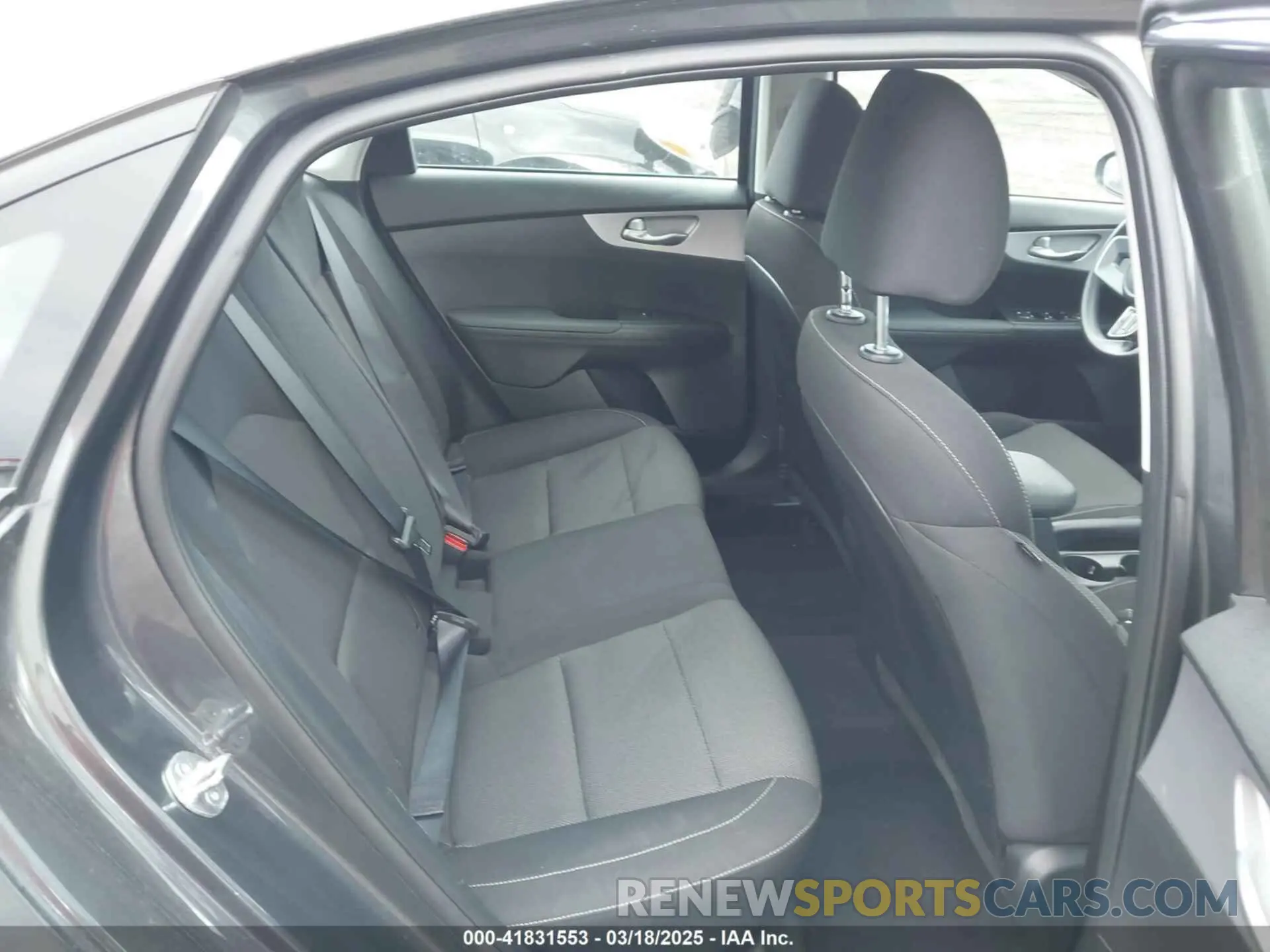 8 Фотография поврежденного автомобиля 3KPF24AD5RE766470 KIA FORTE 2024