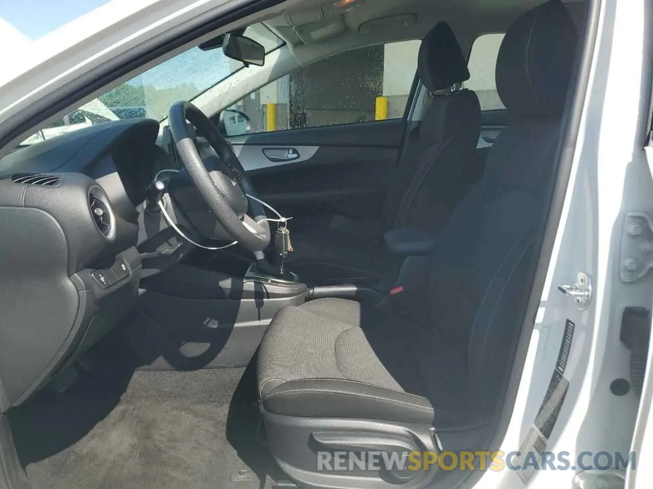 7 Фотография поврежденного автомобиля 3KPF24AD5RE783026 KIA FORTE 2024