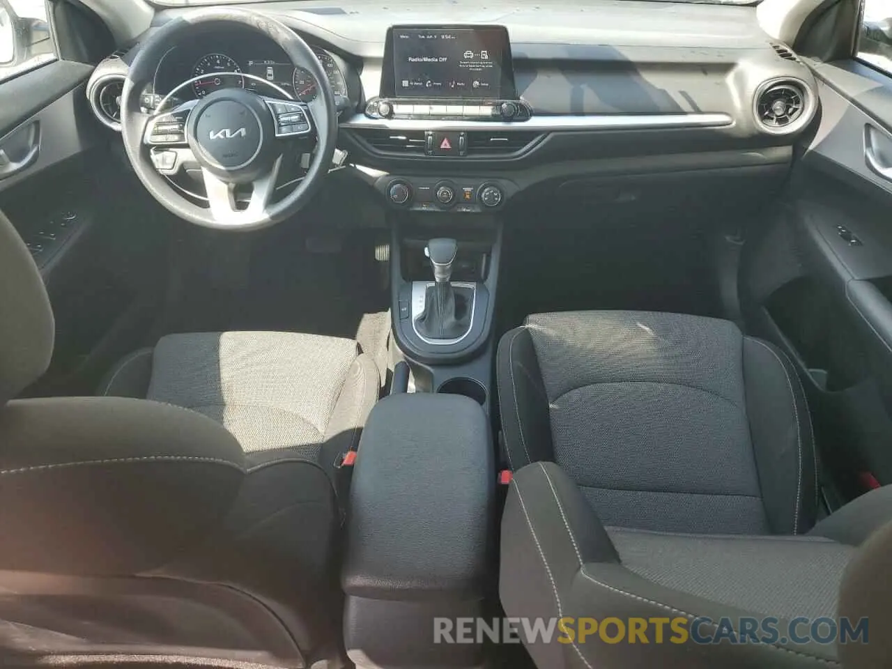8 Фотография поврежденного автомобиля 3KPF24AD5RE783026 KIA FORTE 2024