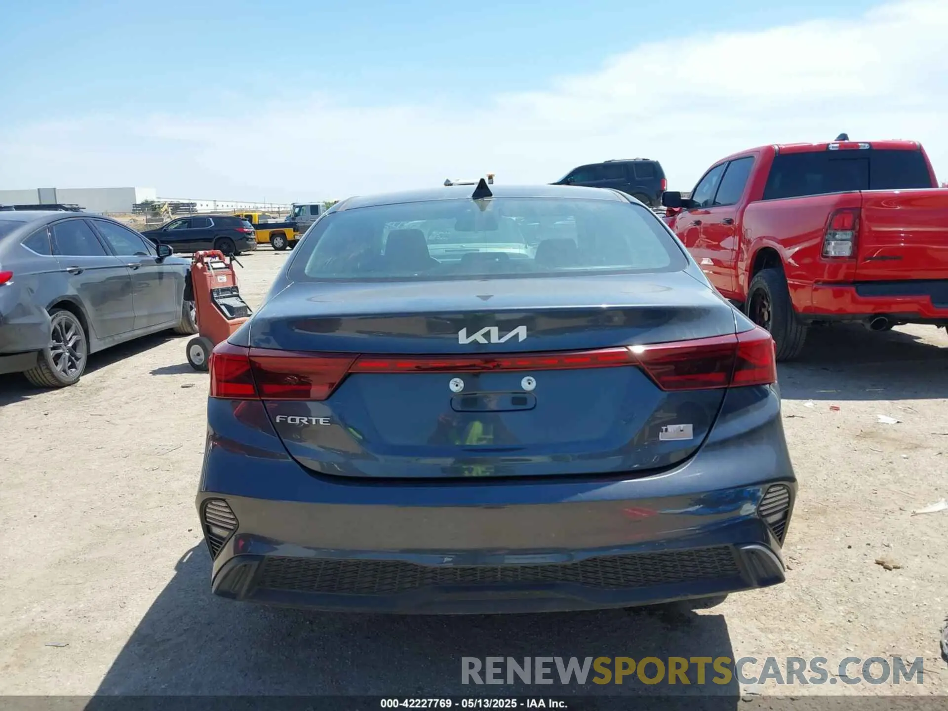 16 Фотография поврежденного автомобиля 3KPF24AD5RE799971 KIA FORTE 2024