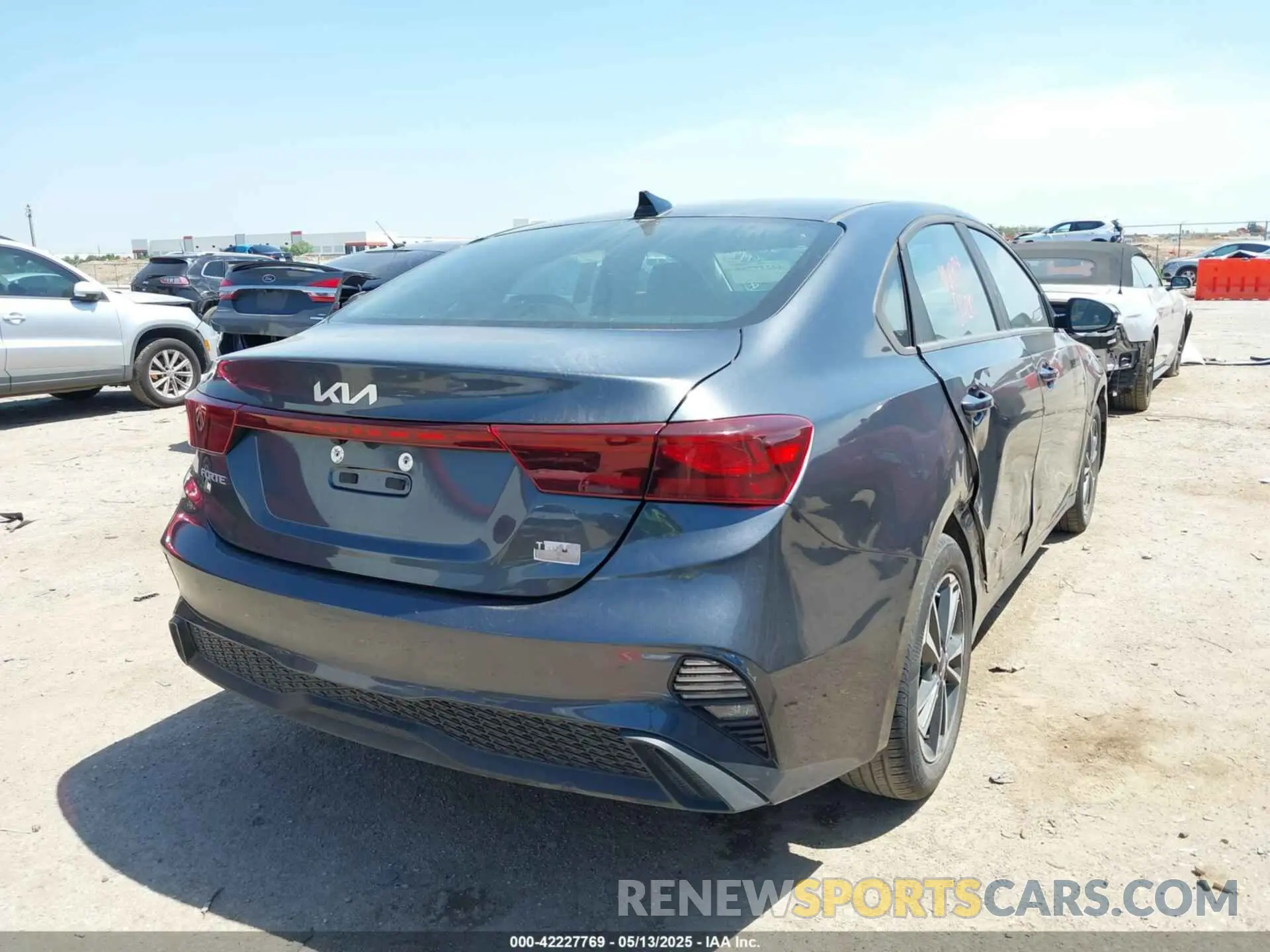 4 Фотография поврежденного автомобиля 3KPF24AD5RE799971 KIA FORTE 2024