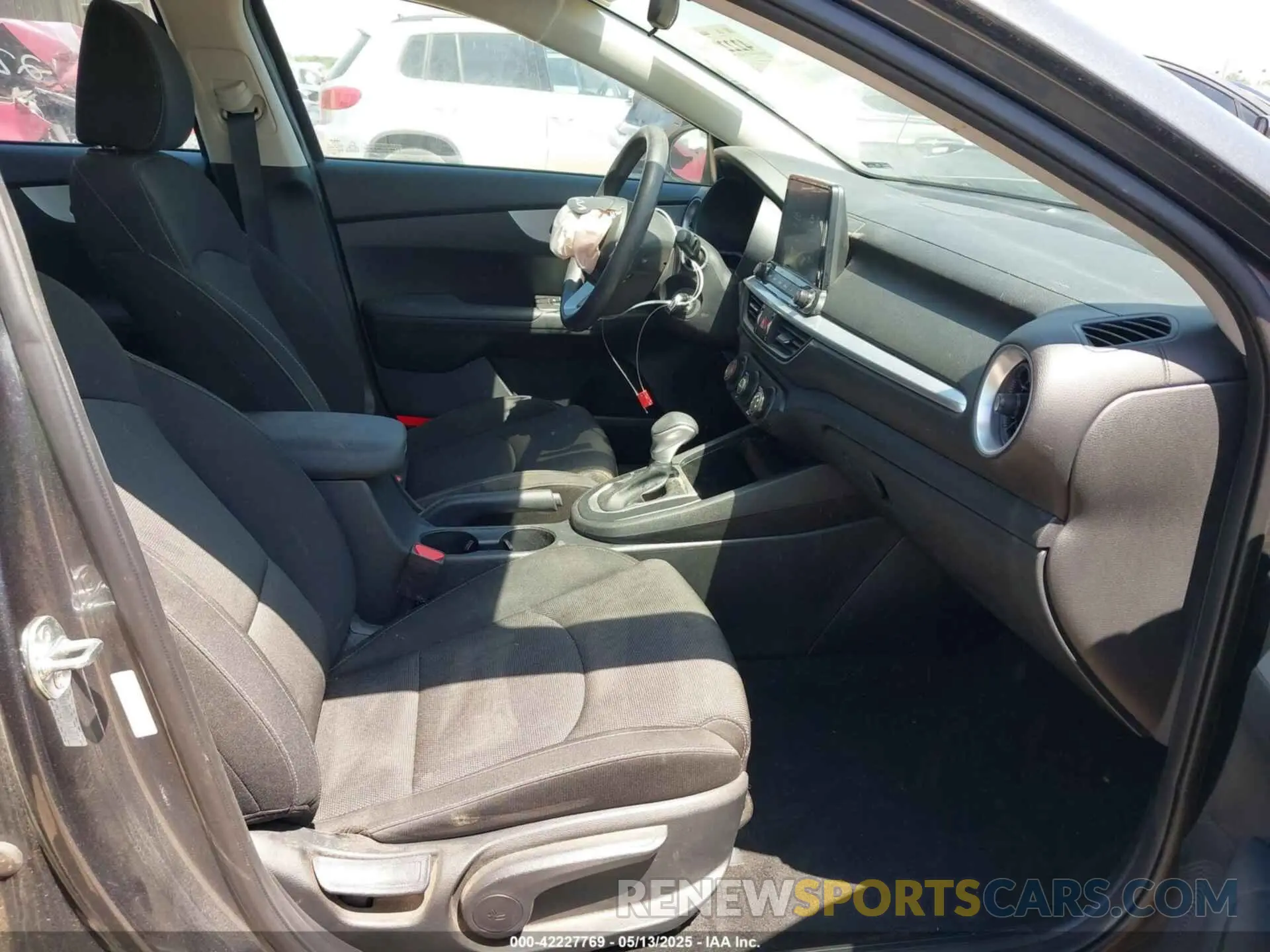 5 Фотография поврежденного автомобиля 3KPF24AD5RE799971 KIA FORTE 2024
