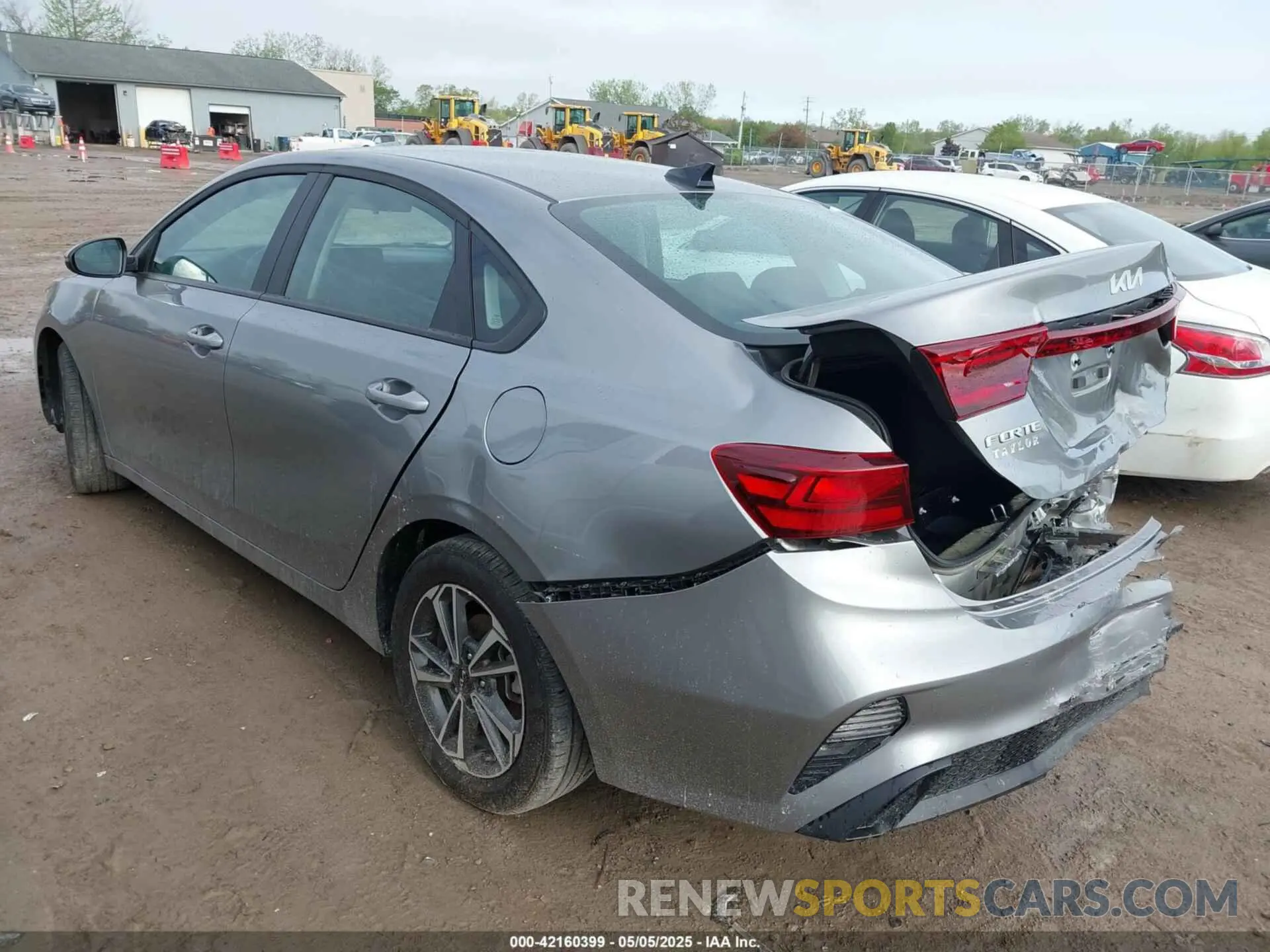 3 Фотография поврежденного автомобиля 3KPF24AD5RE811424 KIA FORTE 2024