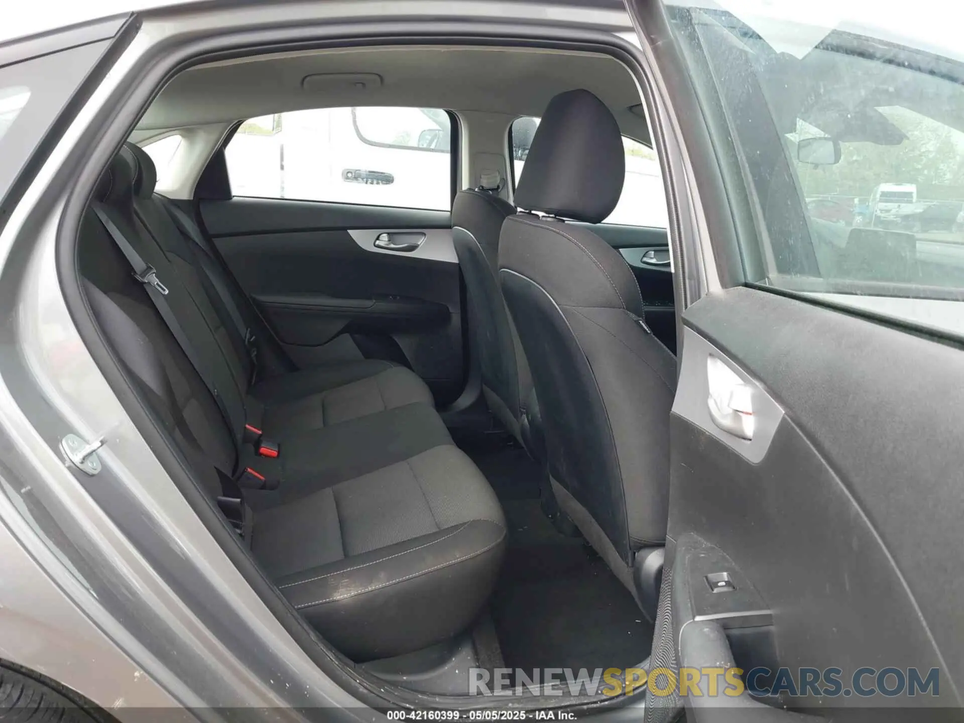 8 Фотография поврежденного автомобиля 3KPF24AD5RE811424 KIA FORTE 2024