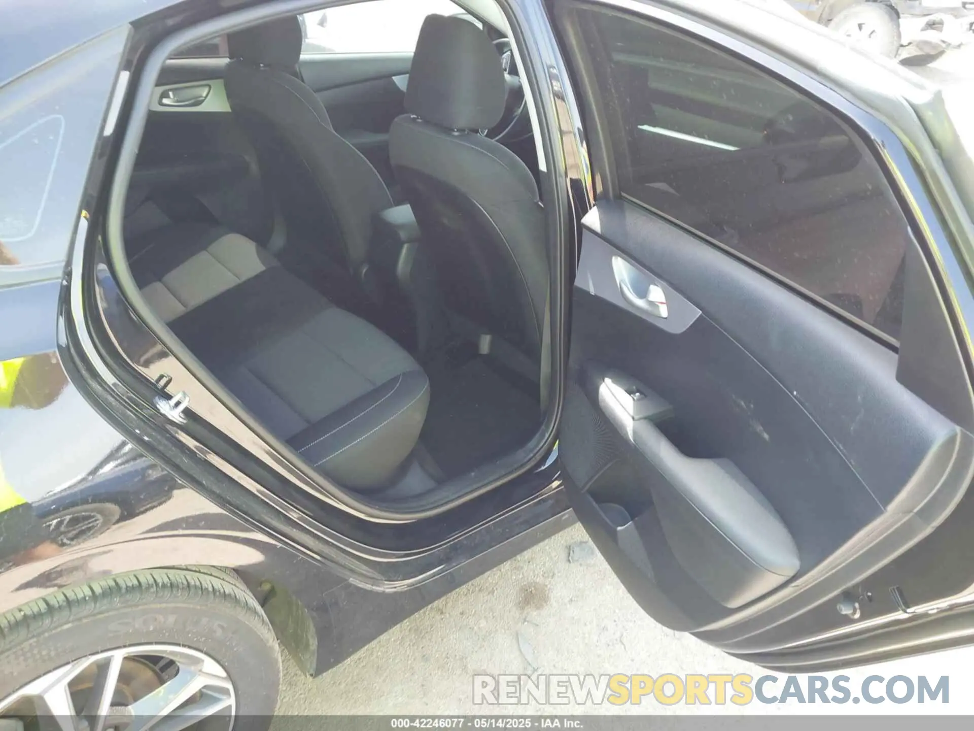 8 Фотография поврежденного автомобиля 3KPF24AD5RE811620 KIA FORTE 2024