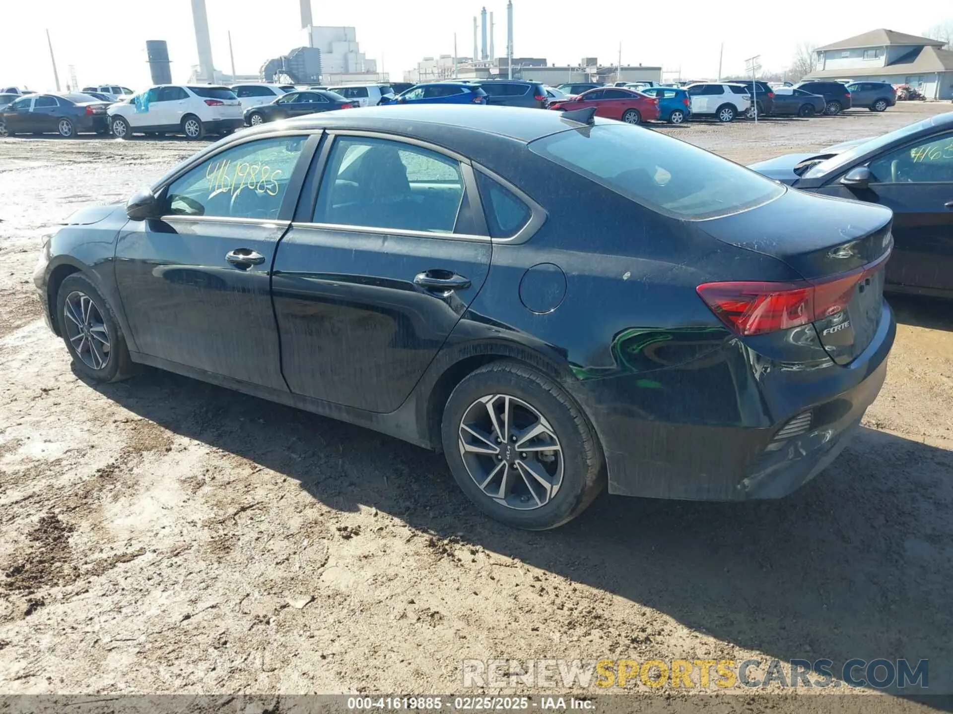 3 Фотография поврежденного автомобиля 3KPF24AD5RE826859 KIA FORTE 2024