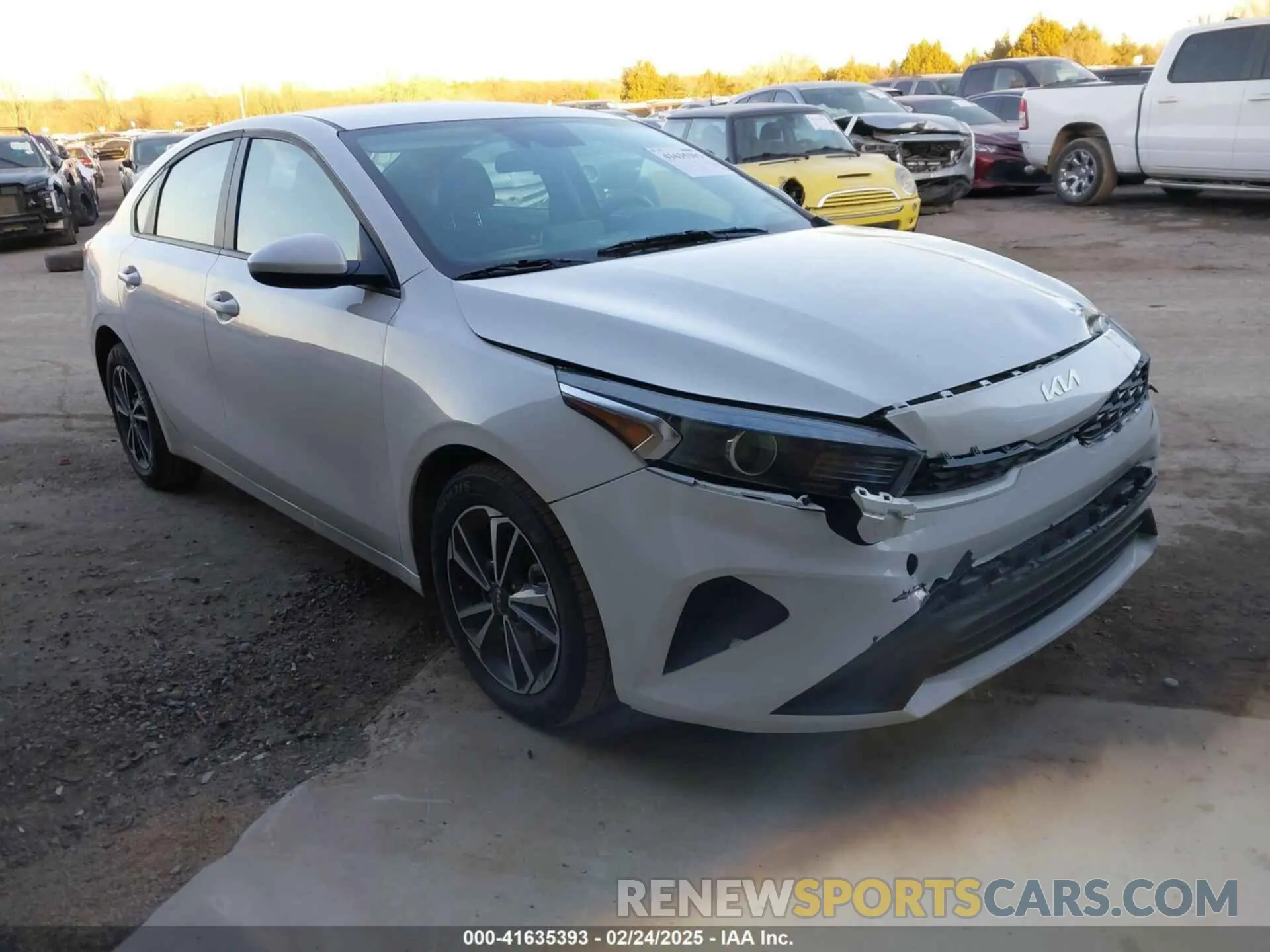 1 Photograph of a damaged car 3KPF24AD6RE716371 KIA FORTE 2024