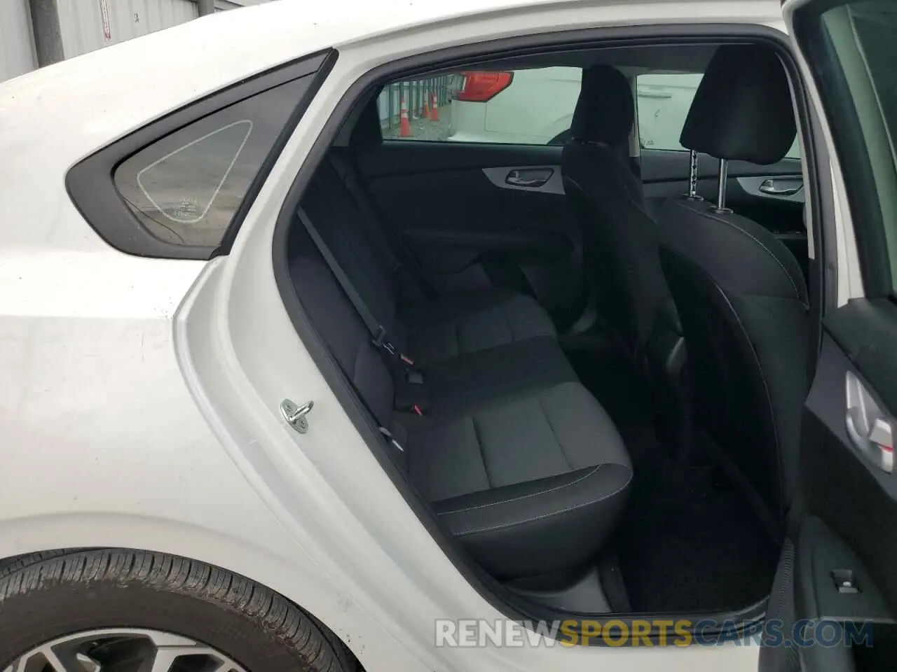 10 Фотография поврежденного автомобиля 3KPF24AD6RE728360 KIA FORTE 2024