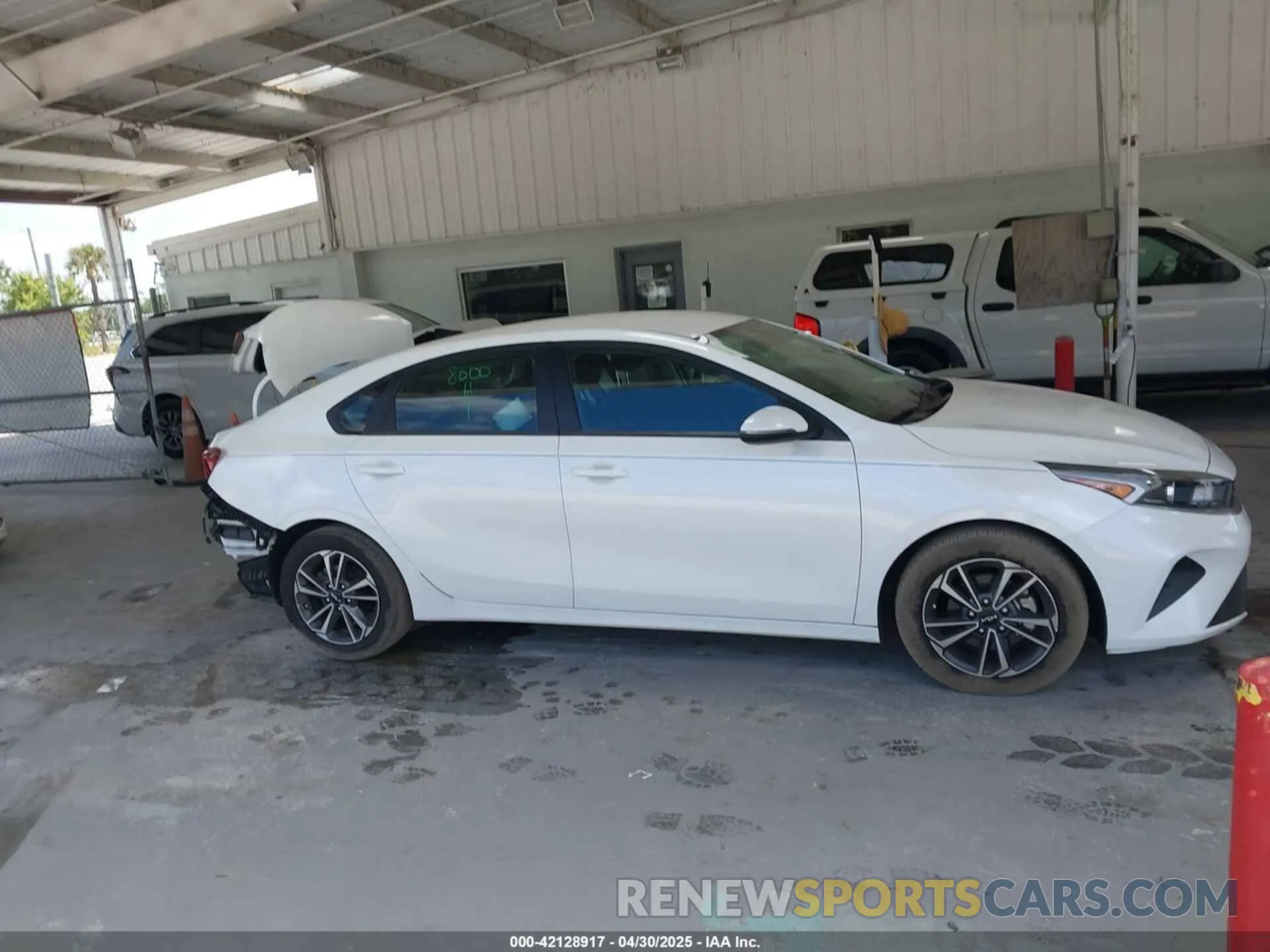 14 Photograph of a damaged car 3KPF24AD6RE758698 KIA FORTE 2024