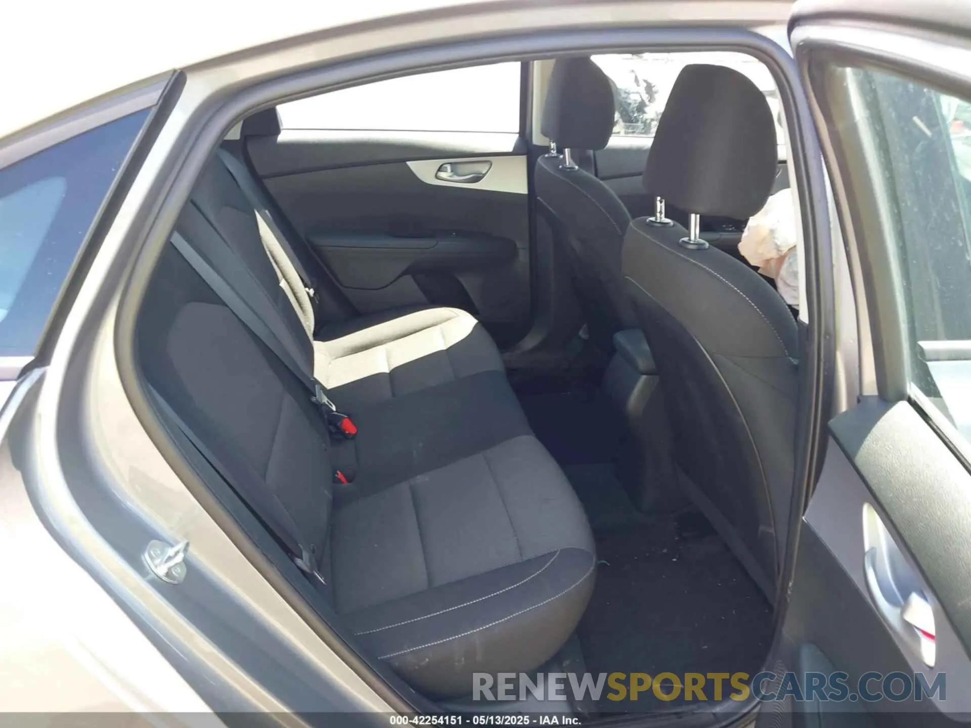 8 Фотография поврежденного автомобиля 3KPF24AD6RE759558 KIA FORTE 2024