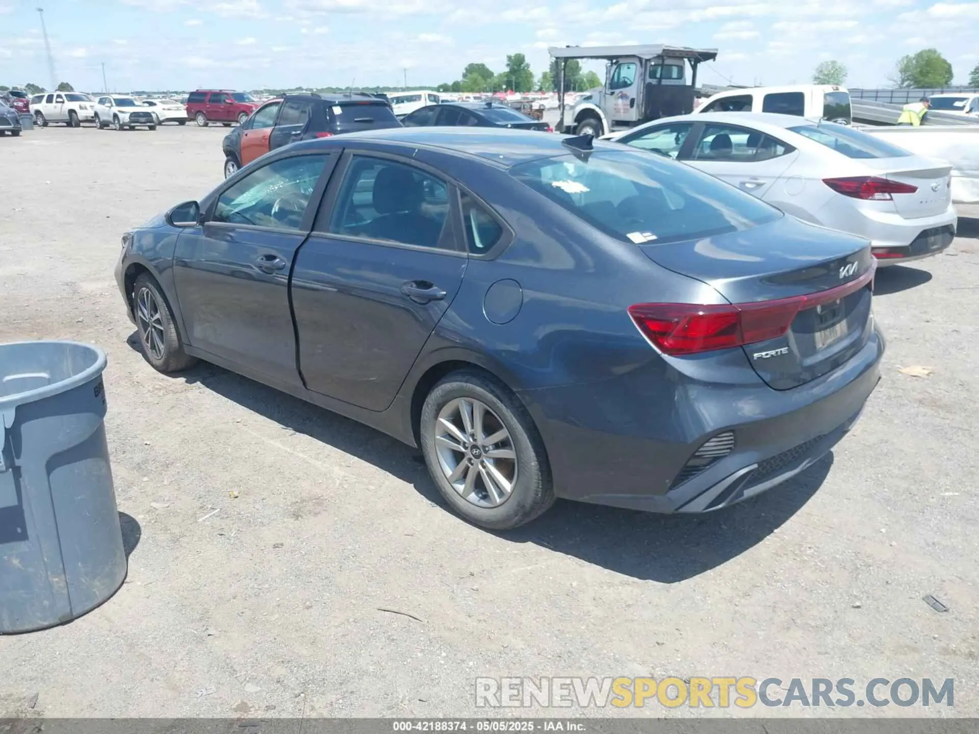 3 Фотография поврежденного автомобиля 3KPF24AD6RE766882 KIA FORTE 2024