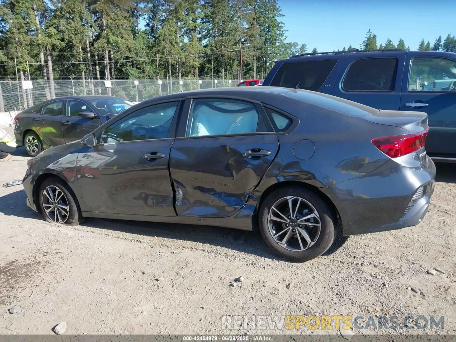 13 Photograph of a damaged car 3KPF24AD6RE800139 KIA FORTE 2024