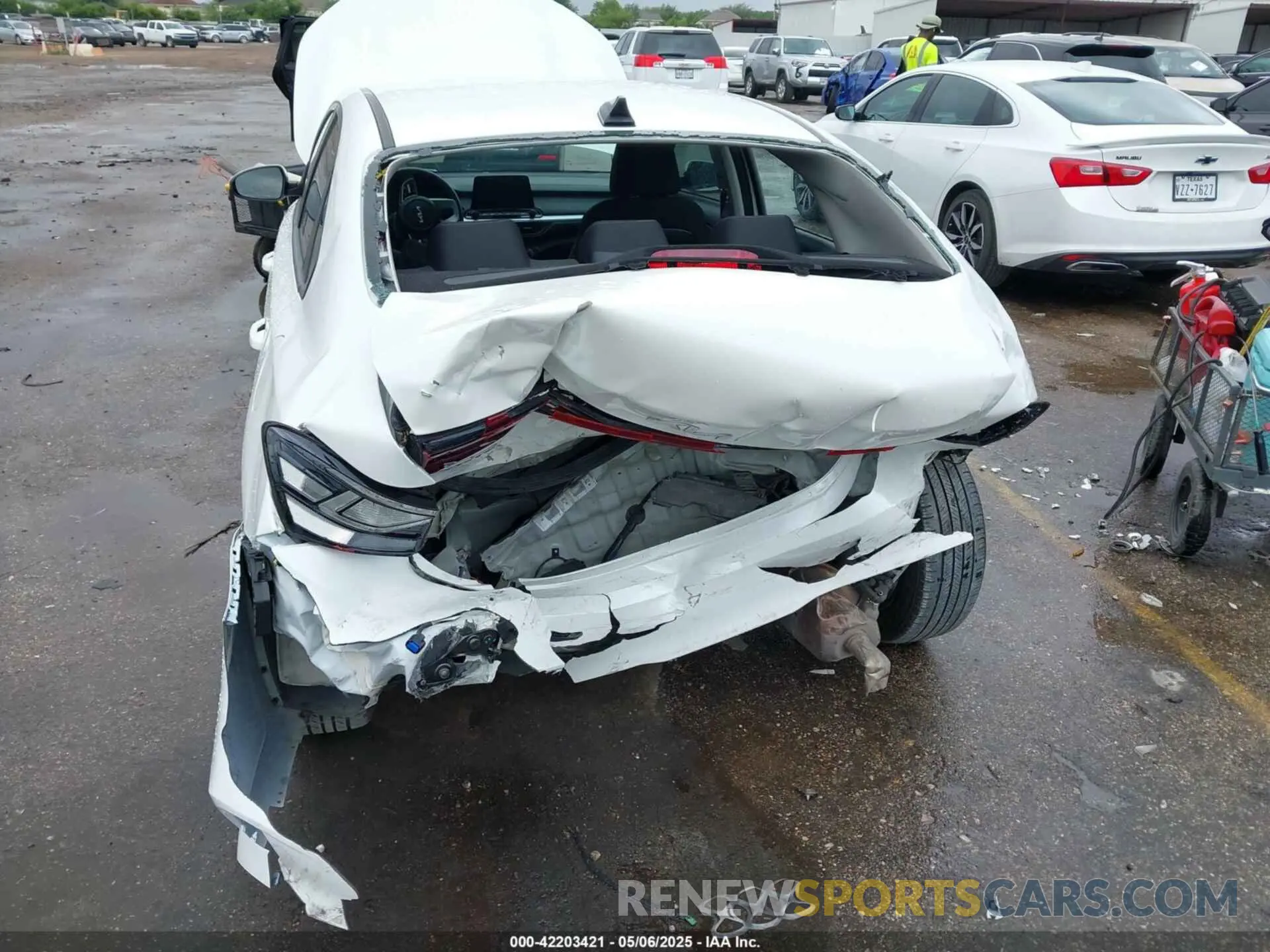 6 Photograph of a damaged car 3KPF24AD6RE810427 KIA FORTE 2024