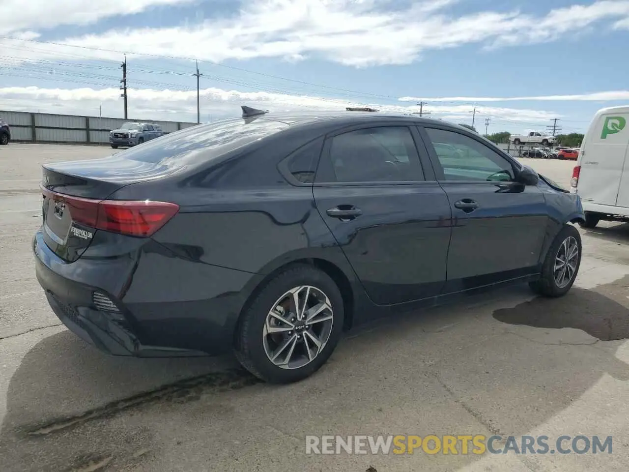 3 Photograph of a damaged car 3KPF24AD6RE812131 KIA FORTE 2024