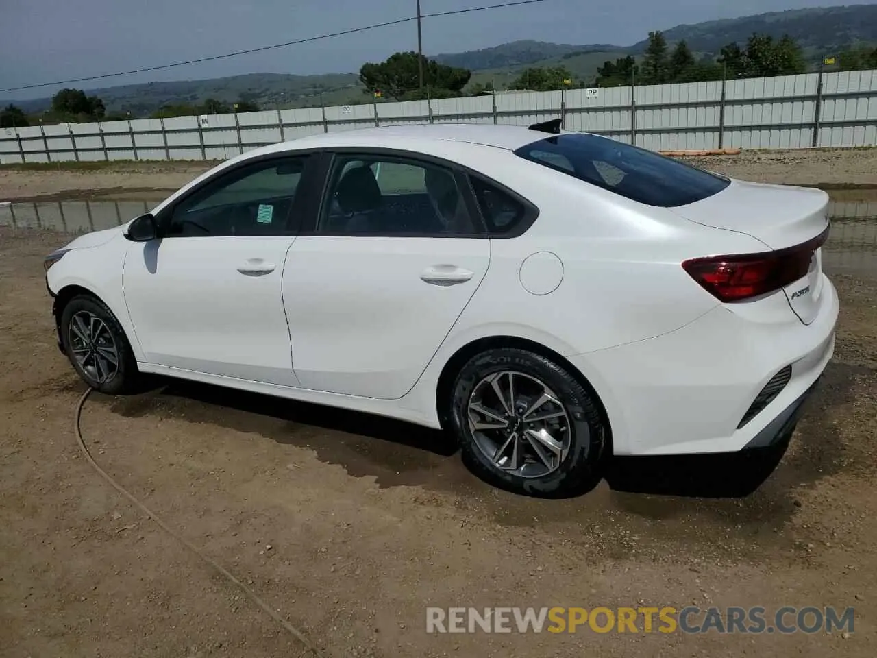 2 Фотография поврежденного автомобиля 3KPF24AD6RE818009 KIA FORTE 2024