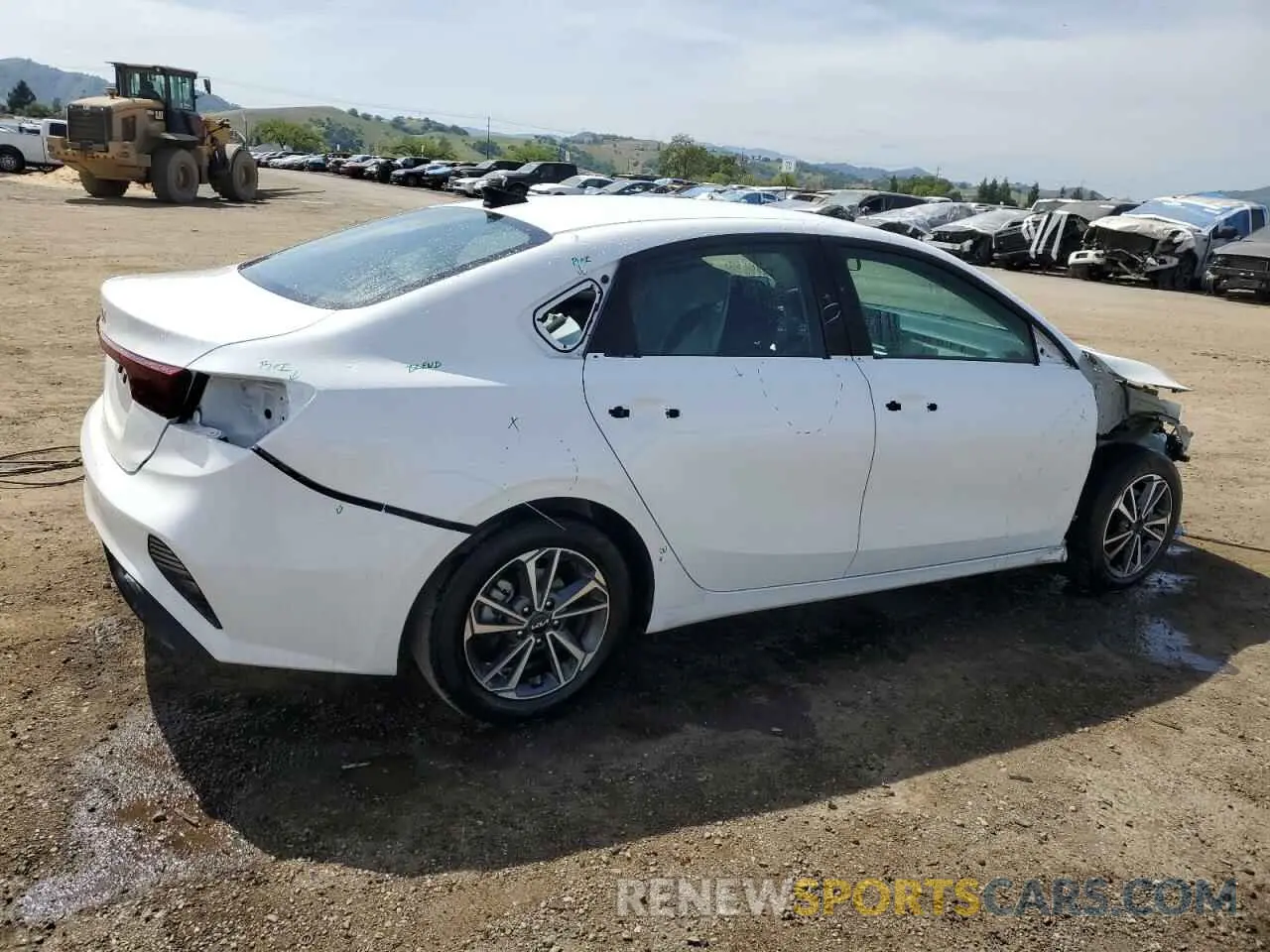 3 Фотография поврежденного автомобиля 3KPF24AD6RE818009 KIA FORTE 2024