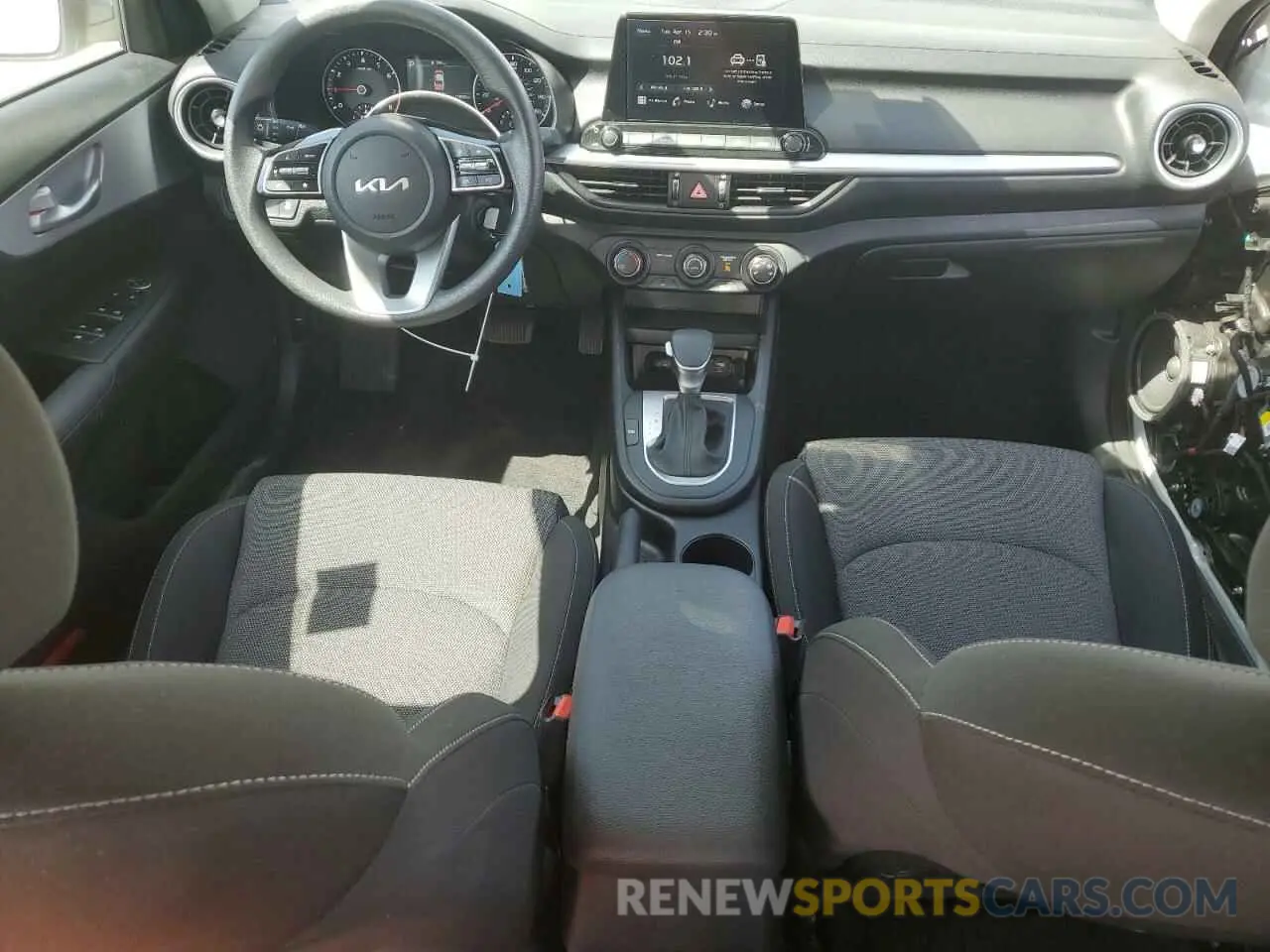 8 Фотография поврежденного автомобиля 3KPF24AD6RE818009 KIA FORTE 2024