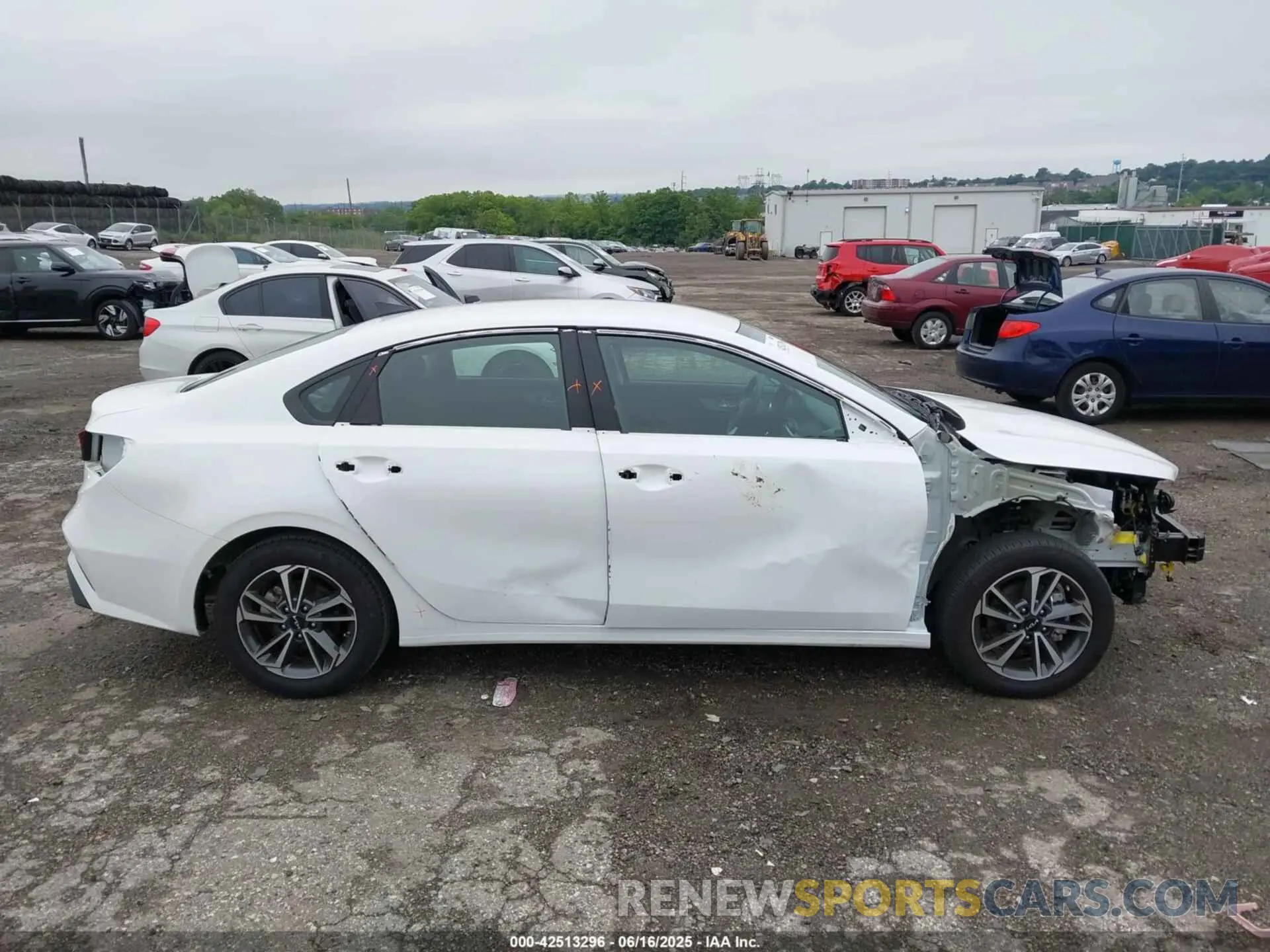 14 Фотография поврежденного автомобиля 3KPF24AD7RE735527 KIA FORTE 2024