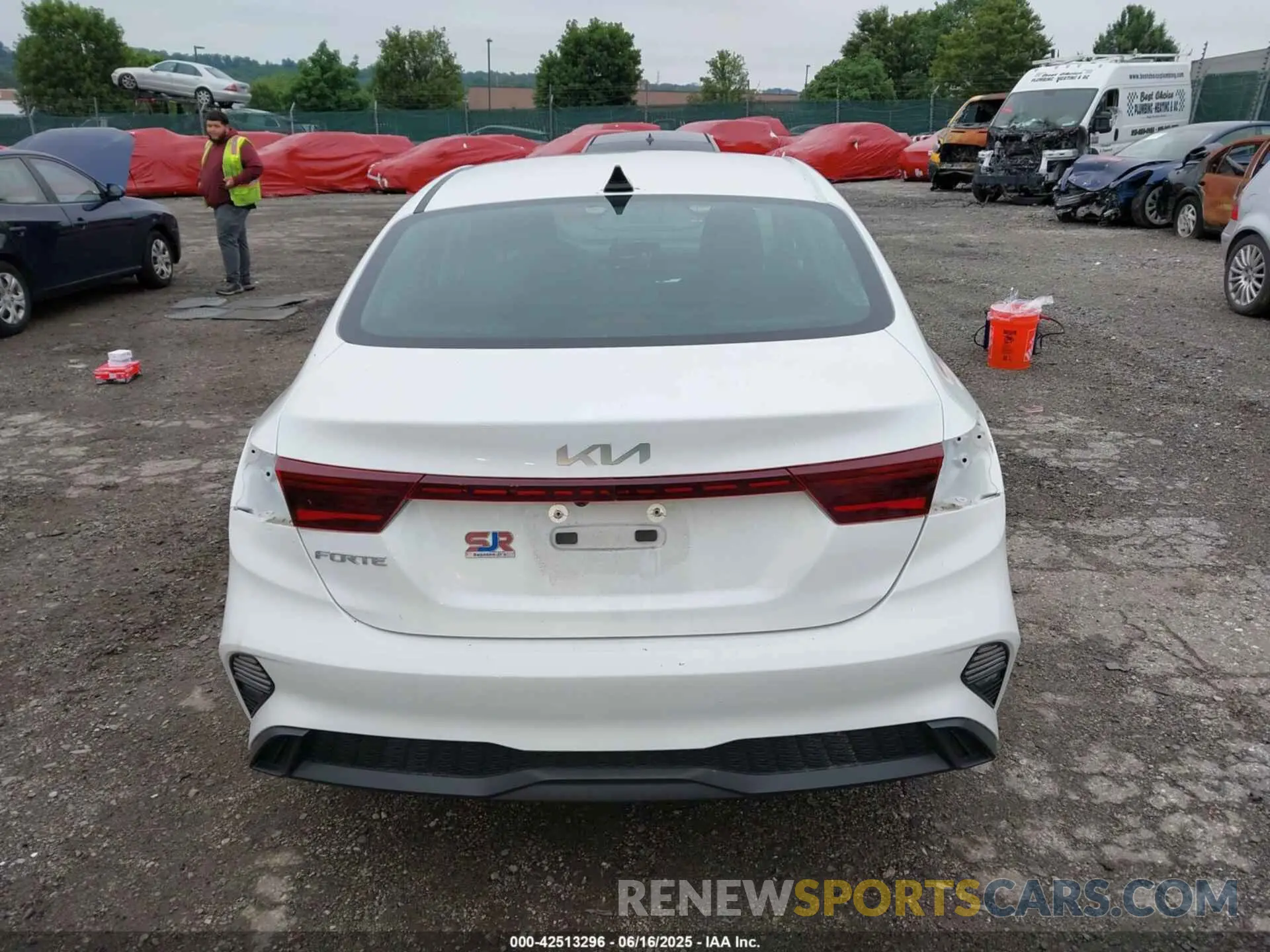 17 Фотография поврежденного автомобиля 3KPF24AD7RE735527 KIA FORTE 2024