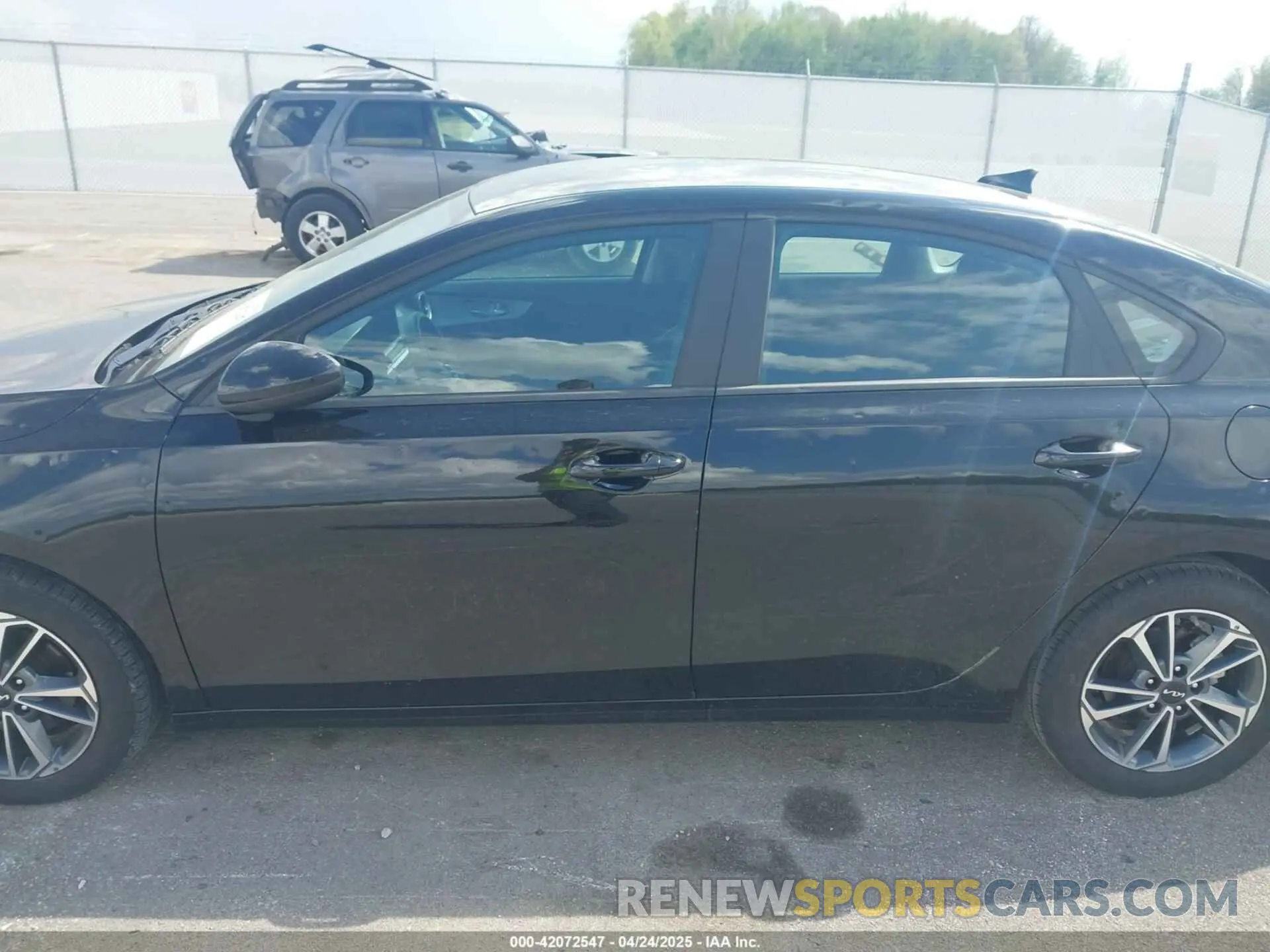14 Фотография поврежденного автомобиля 3KPF24AD7RE735642 KIA FORTE 2024