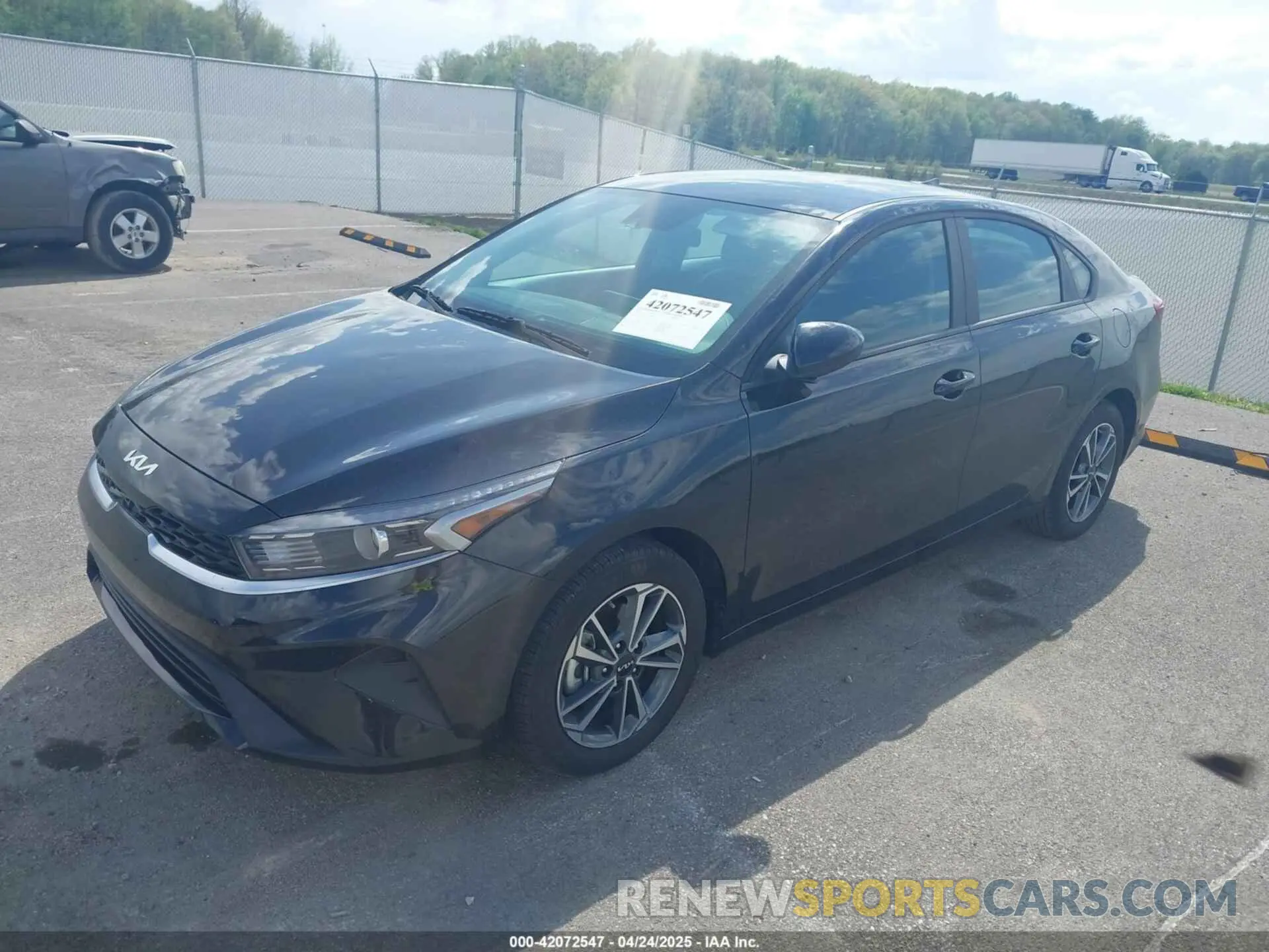 2 Фотография поврежденного автомобиля 3KPF24AD7RE735642 KIA FORTE 2024
