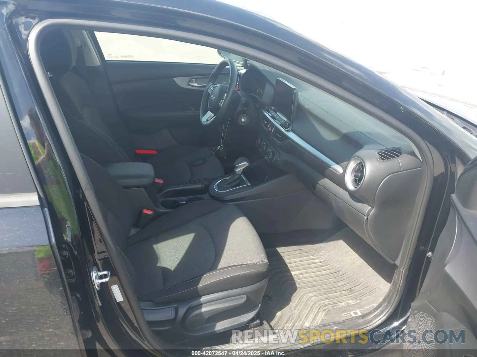 5 Фотография поврежденного автомобиля 3KPF24AD7RE735642 KIA FORTE 2024