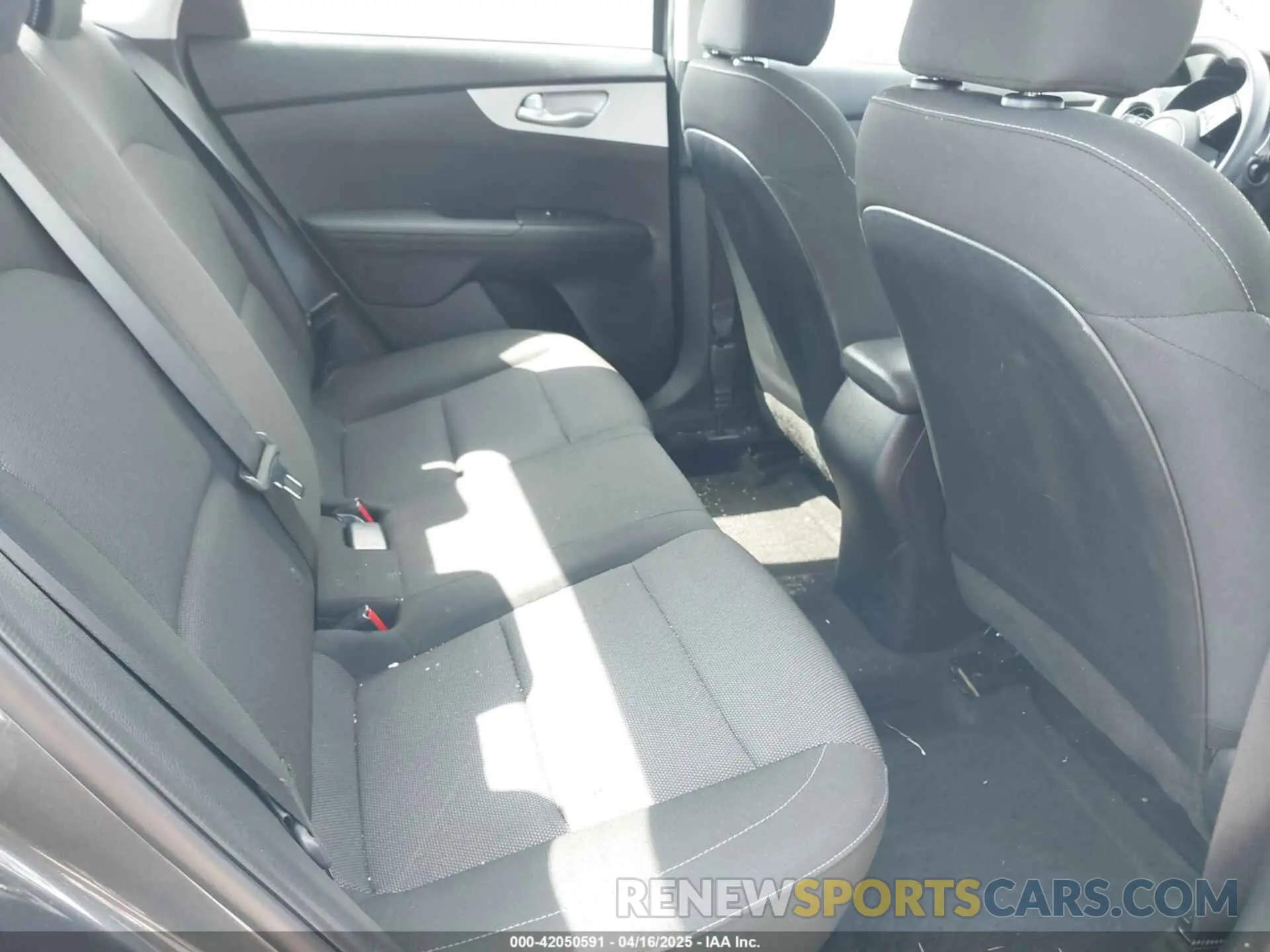8 Фотография поврежденного автомобиля 3KPF24AD7RE751372 KIA FORTE 2024