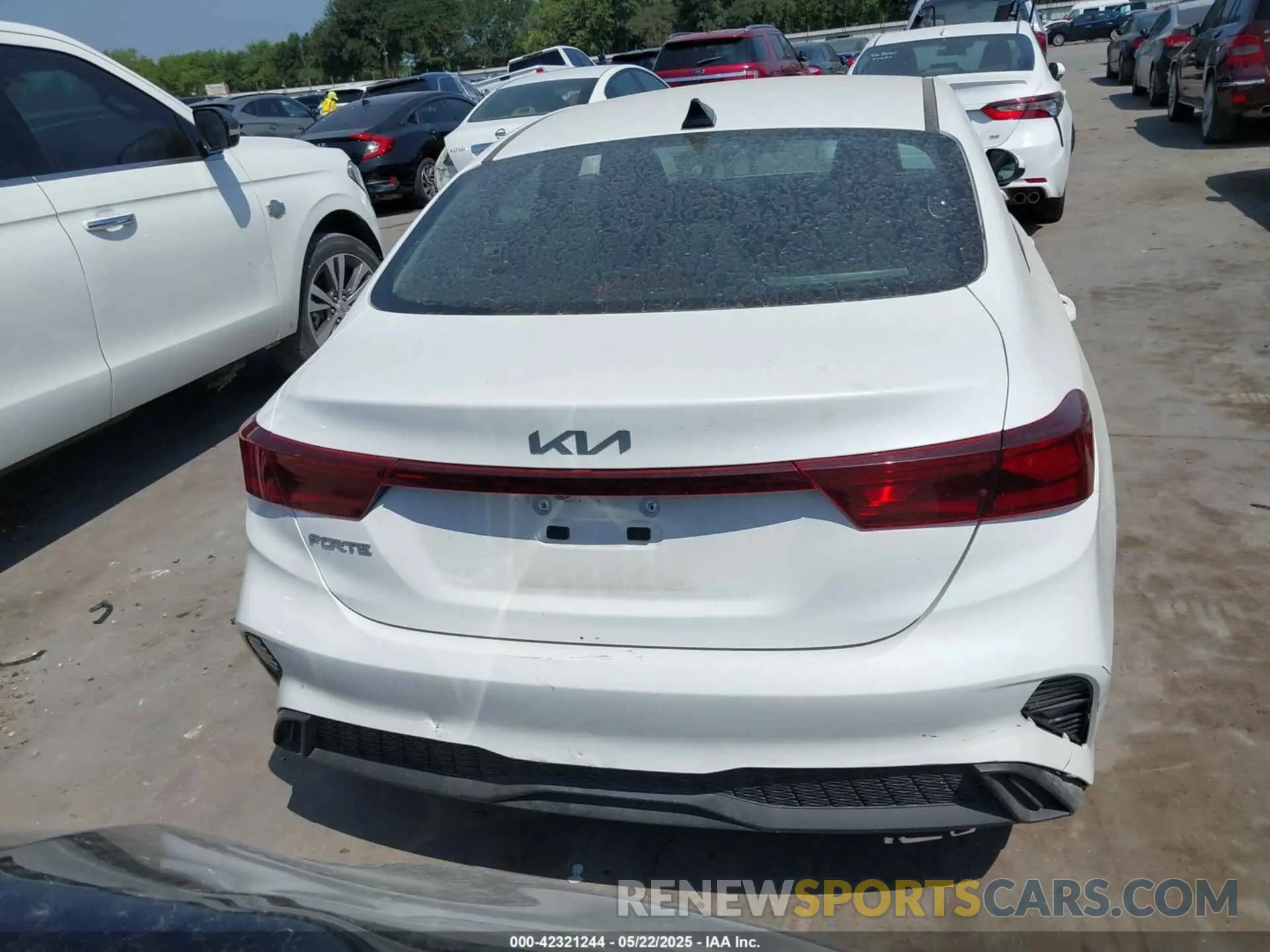 16 Photograph of a damaged car 3KPF24AD7RE765000 KIA FORTE 2024