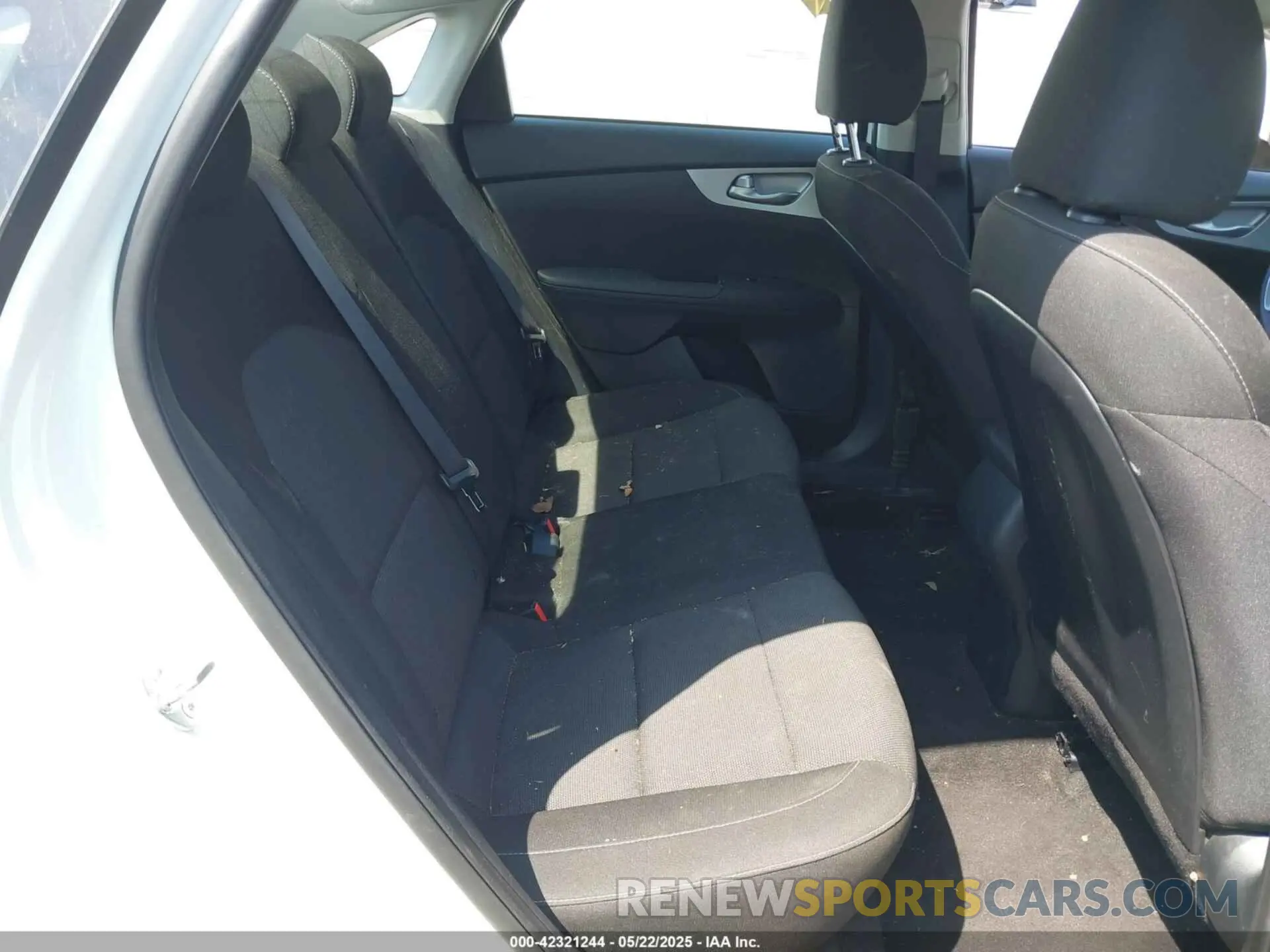 8 Photograph of a damaged car 3KPF24AD7RE765000 KIA FORTE 2024