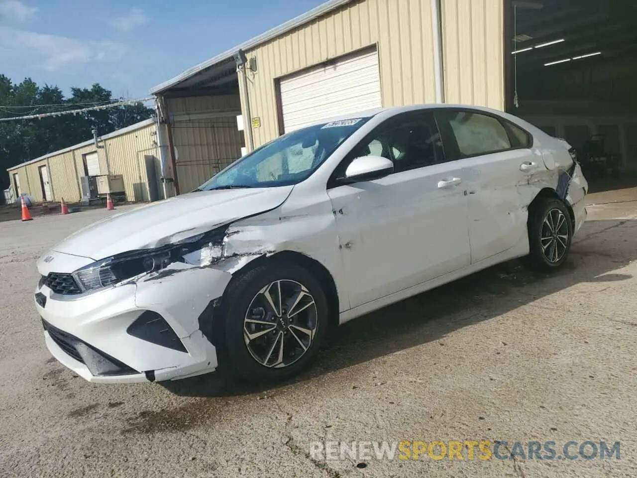1 Photograph of a damaged car 3KPF24AD7RE779849 KIA FORTE 2024